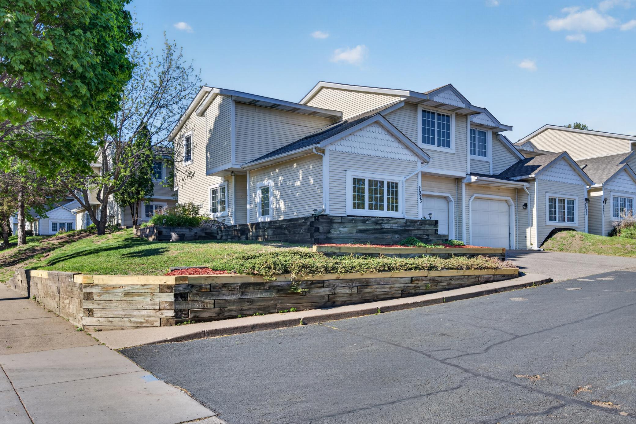 2nd image of 2023 Parkside Dr, Saint Paul, MN 55119 | MLS# 7130159