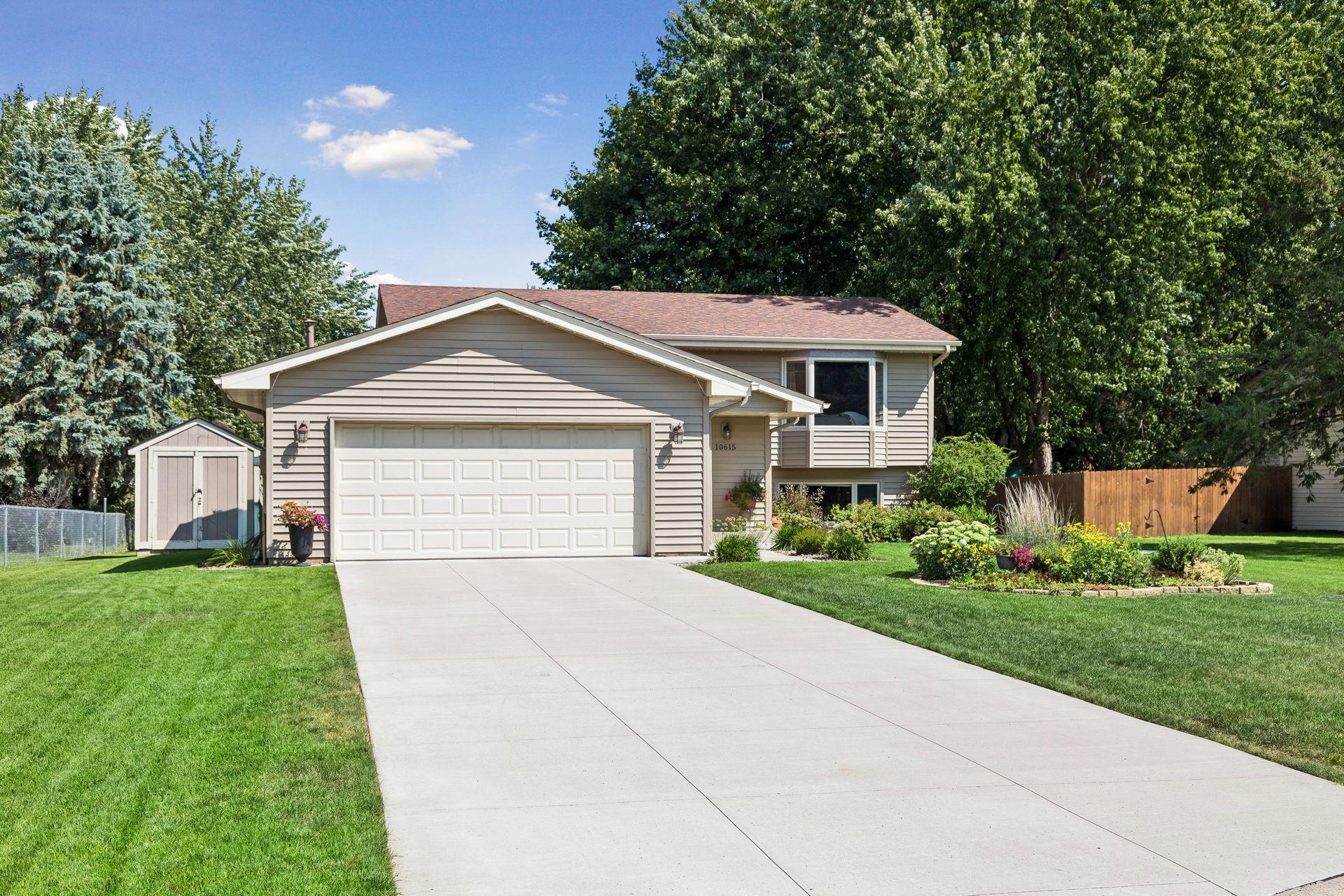 2nd image of 10615 Opal St Ne, Circle Pines, MN 55014 | MLS# 7130201
