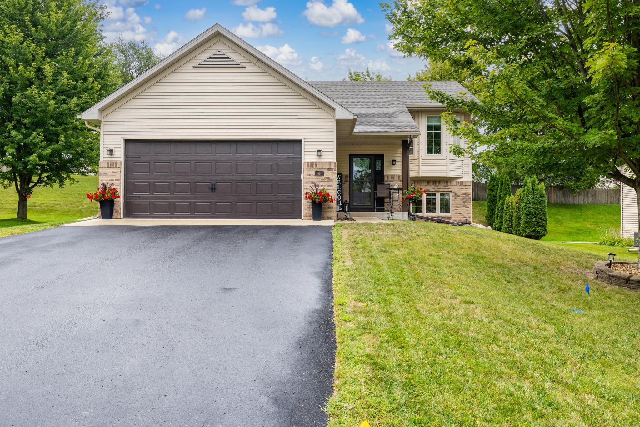 1st image of 924 Firethorne Trl, Jordan, MN 55352 | MLS# 7130211