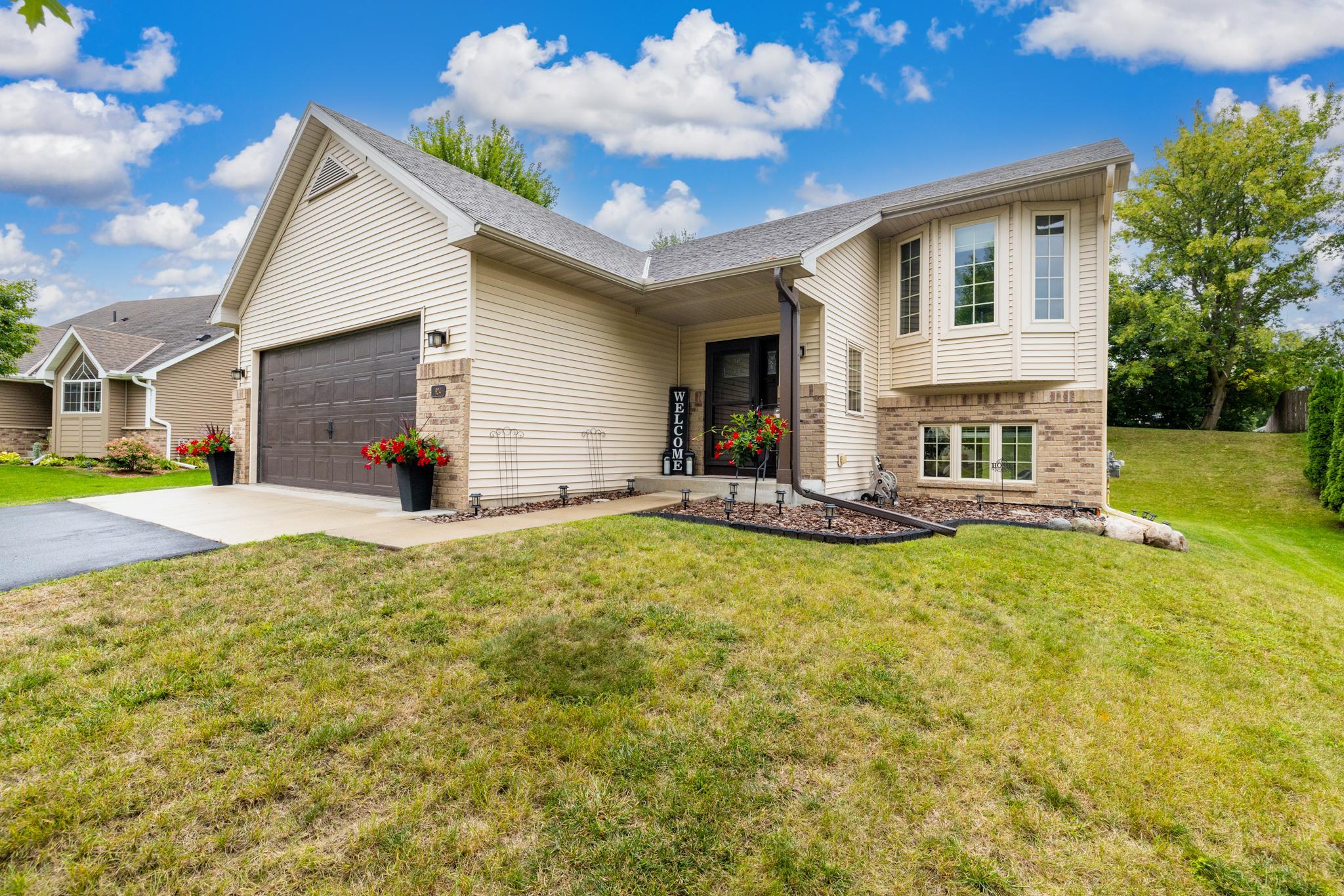 3rd image of 924 Firethorne Trl, Jordan, MN 55352 | MLS# 7130211