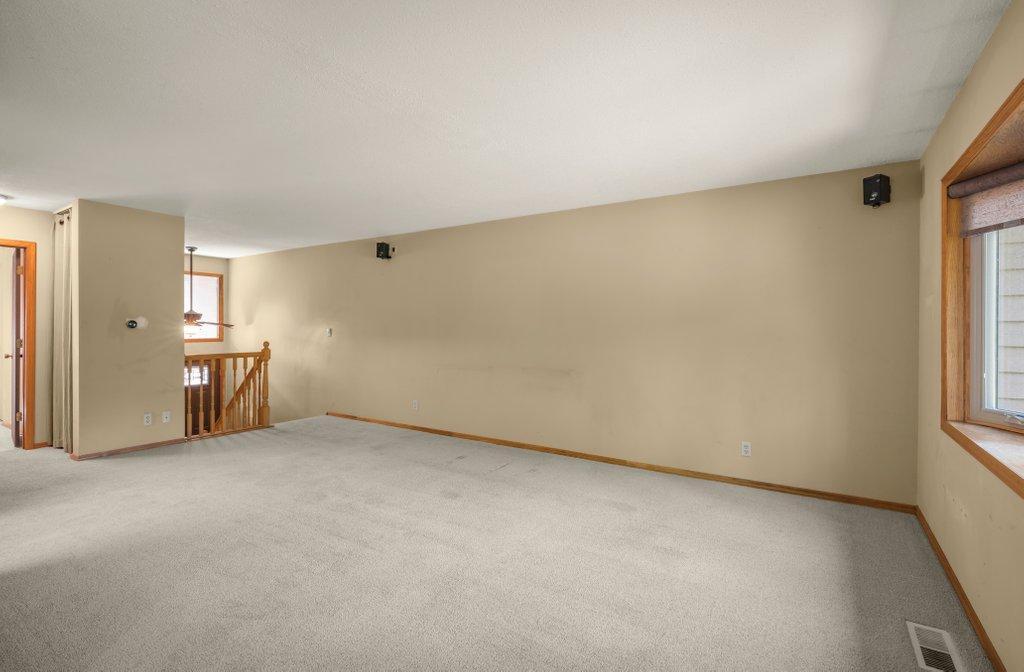4th image of 244 W Eagle Lake Dr, Maple Grove, MN 55369 | MLS# 7130244