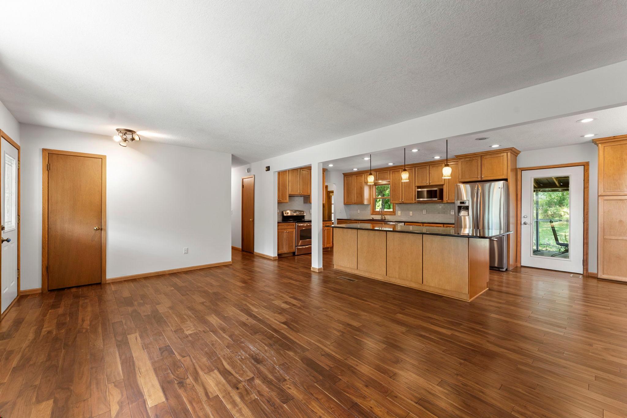 3rd image of 9725 Queen Rd, Bloomington, MN 55431 | MLS# 7130270