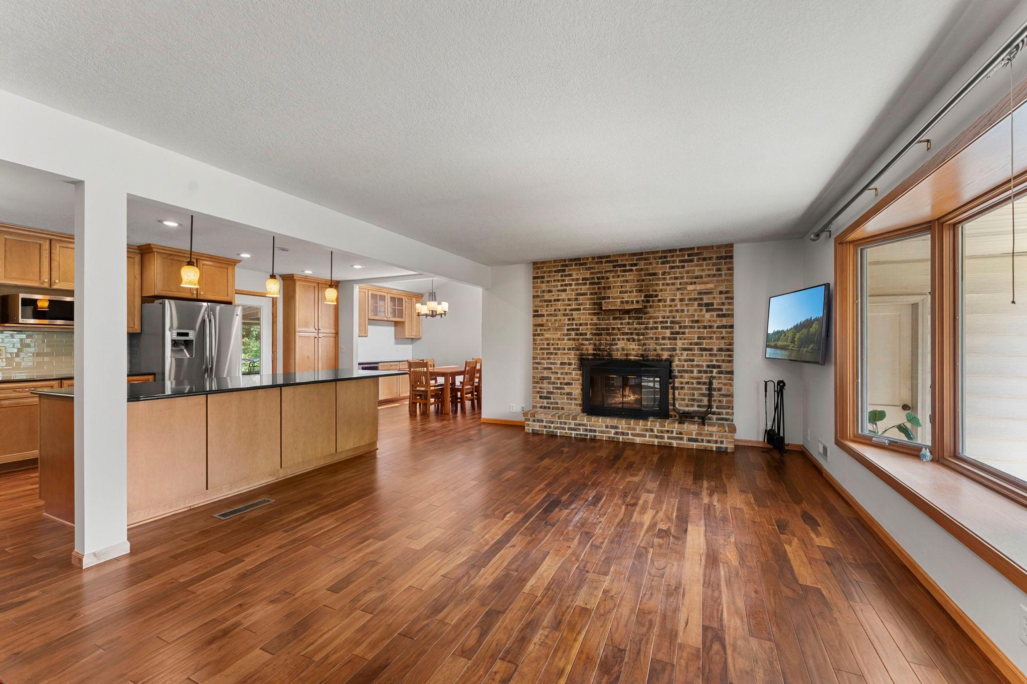 5th image of 9725 Queen Rd, Bloomington, MN 55431 | MLS# 7130270