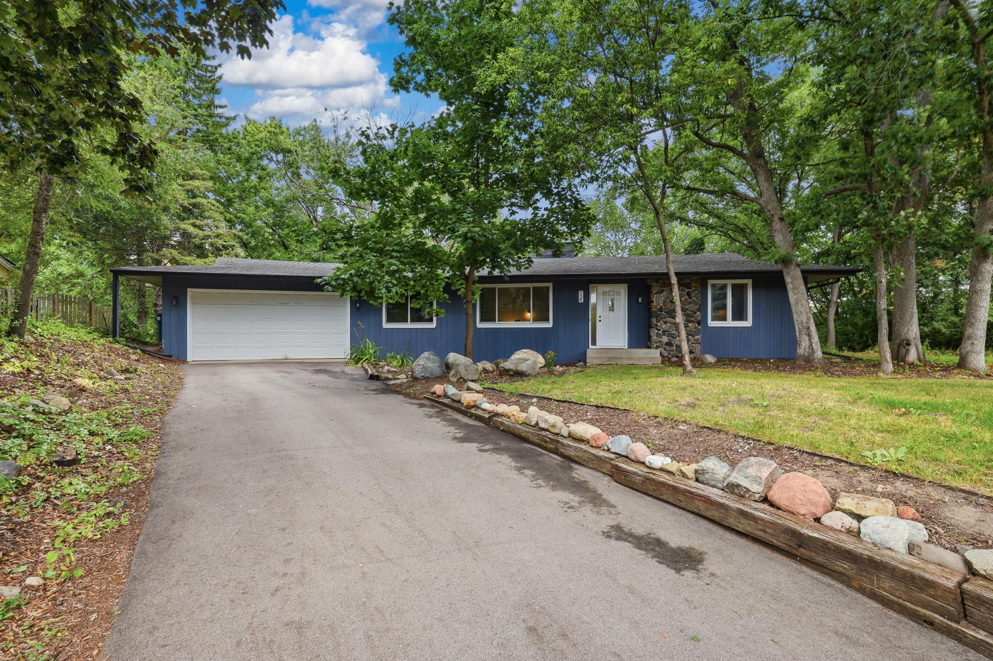 1st image of 135 Sabra Ct, Apple Valley, MN 55124 | MLS# 7130274