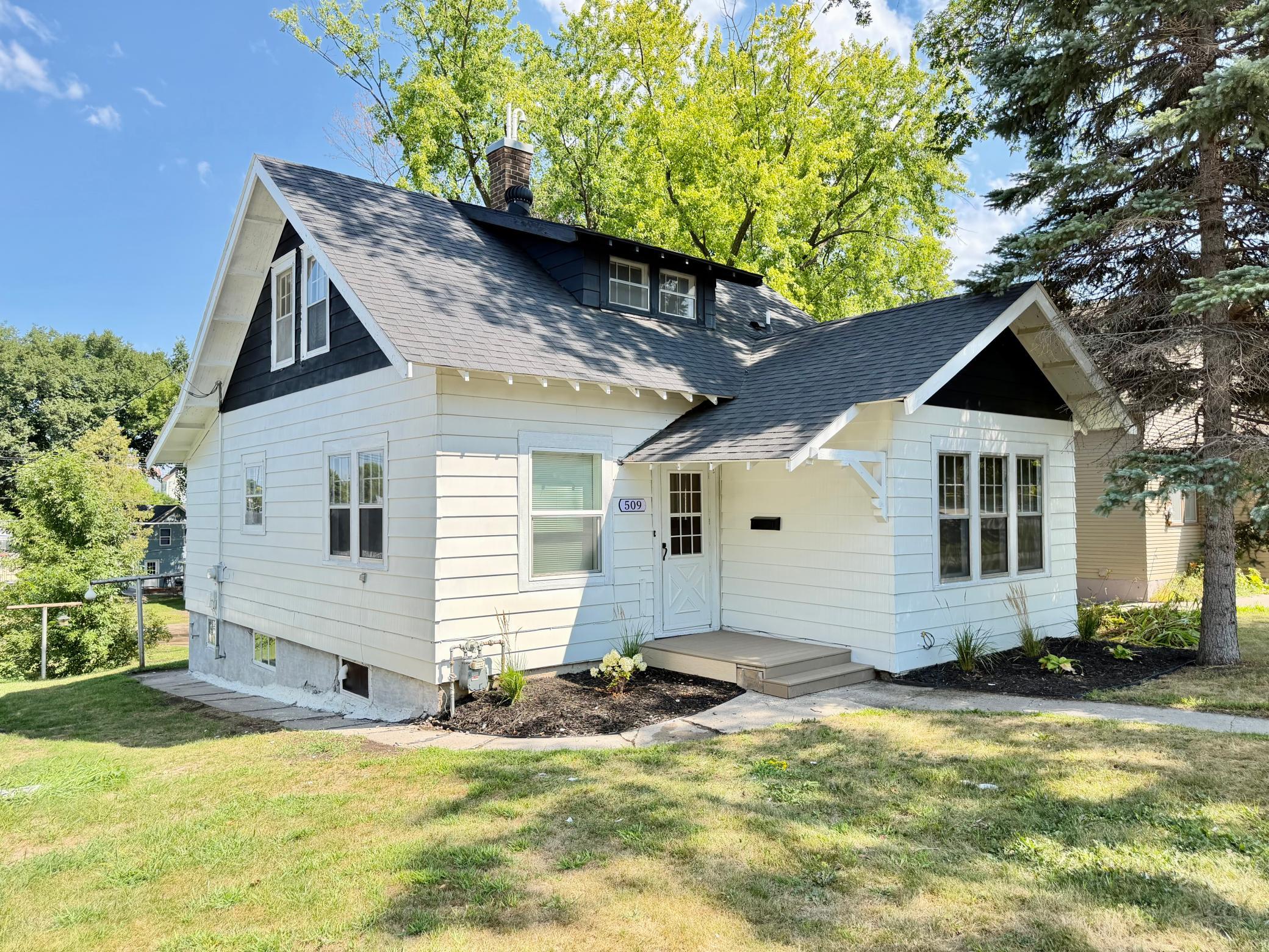 1st image of 509 E Vernon Ave, Fergus Falls, MN 56537 | MLS# 7130371