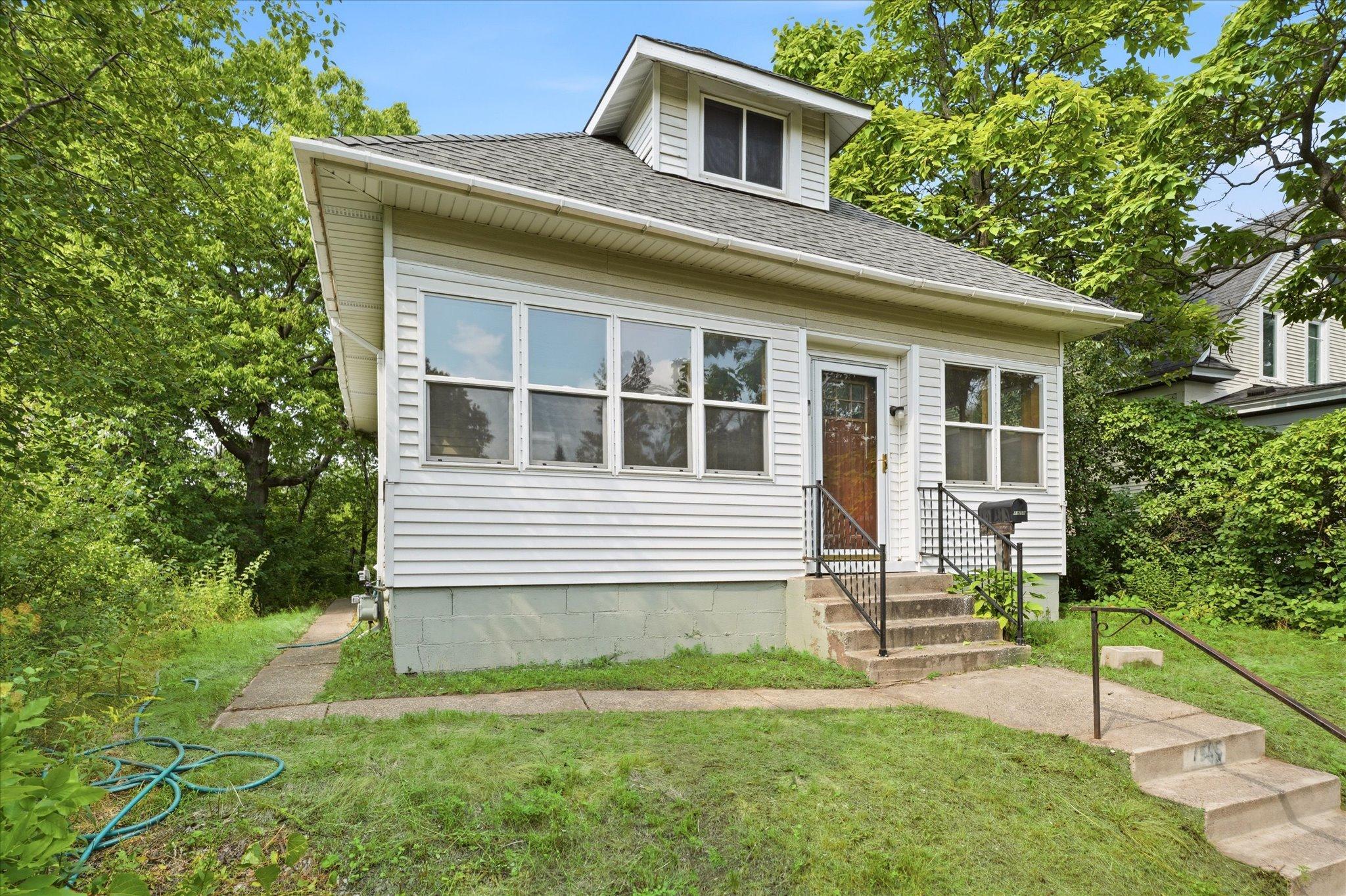2nd image of 1565 7th St E, Saint Paul, MN 55106 | MLS# 7130380