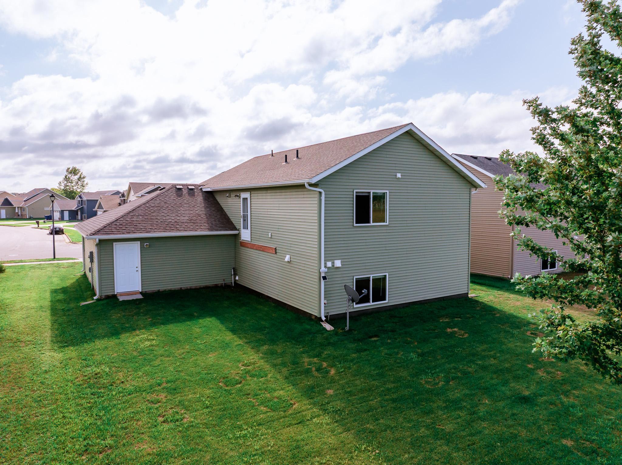 5th image of 1051 Yellowstone Ave, Saint Cloud, MN 56303 | MLS# 7130457