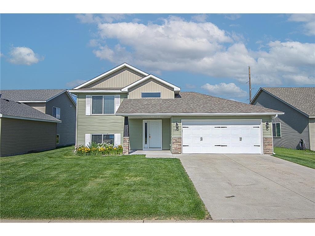 1st image of 1051 Yellowstone Ave, Saint Cloud, MN 56303 | MLS# 7130457