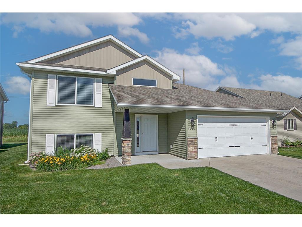 2nd image of 1051 Yellowstone Ave, Saint Cloud, MN 56303 | MLS# 7130457