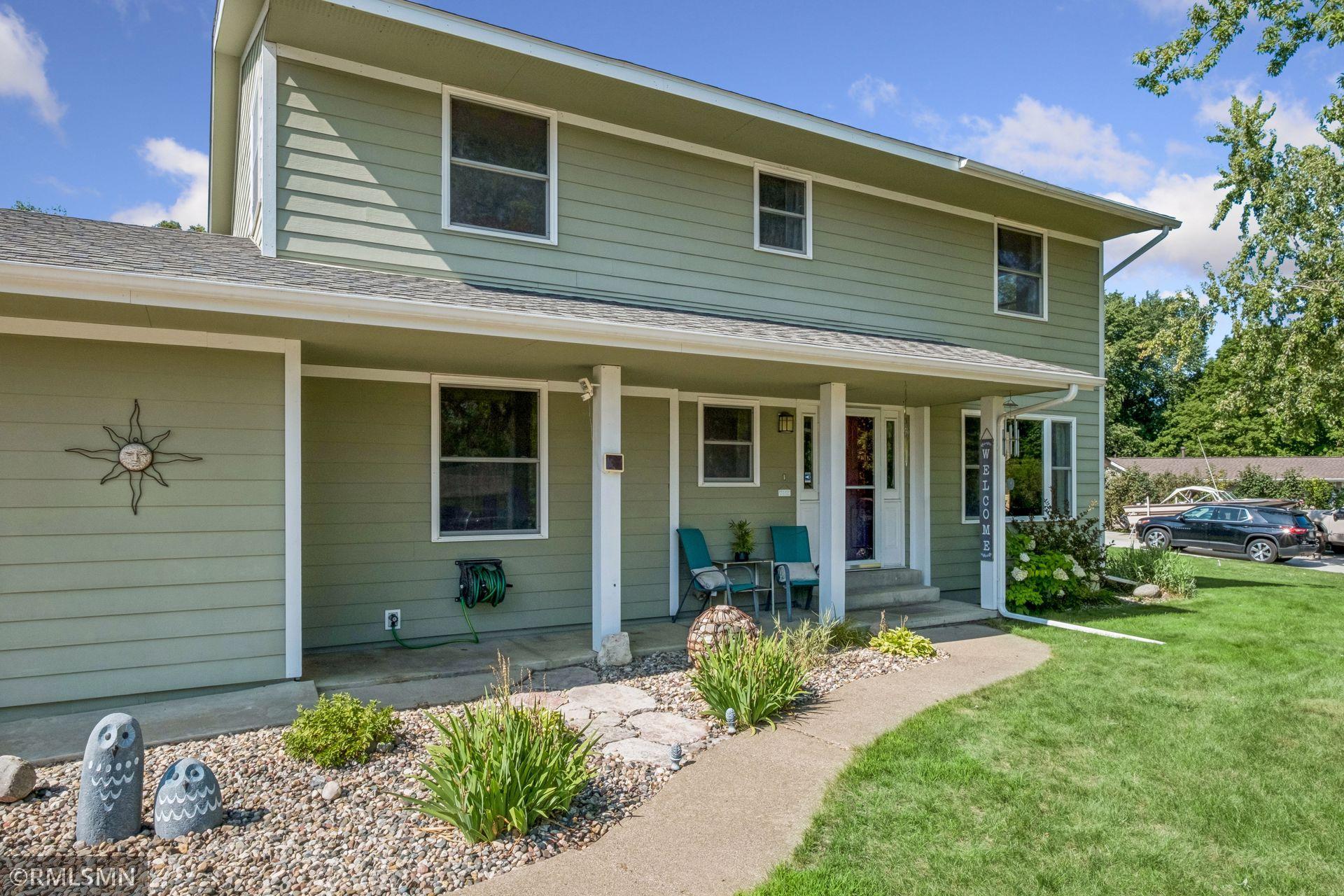 2nd image of 1440 Valley View Rd, Chaska, MN 55318 | MLS# 7130486