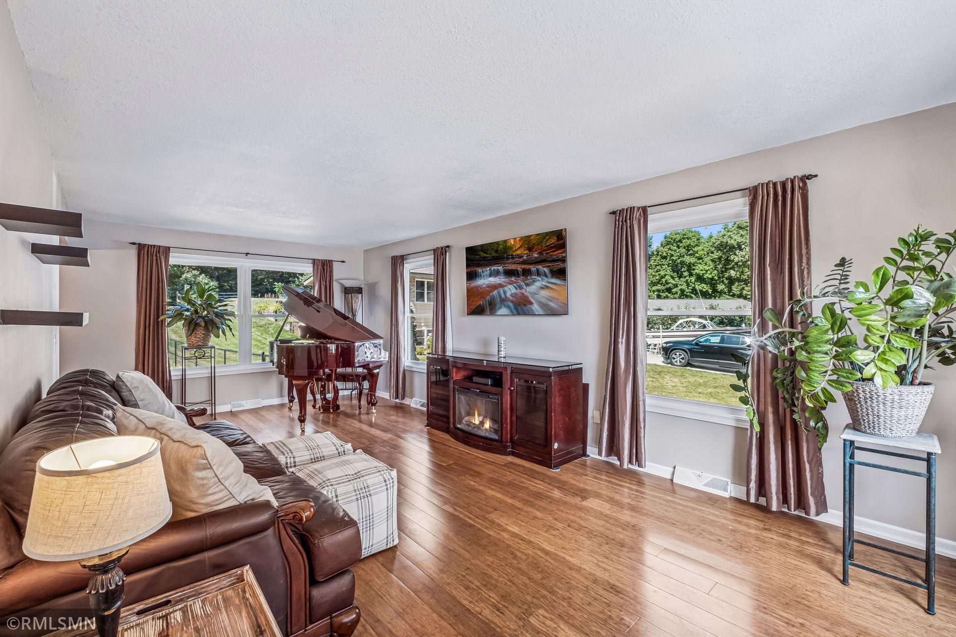 5th image of 1440 Valley View Rd, Chaska, MN 55318 | MLS# 7130486