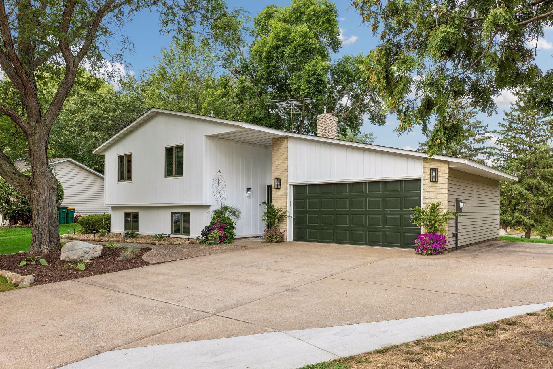 1st image of 2660 Fairlawn Dr, Stillwater, MN 55082 | MLS# 7130525