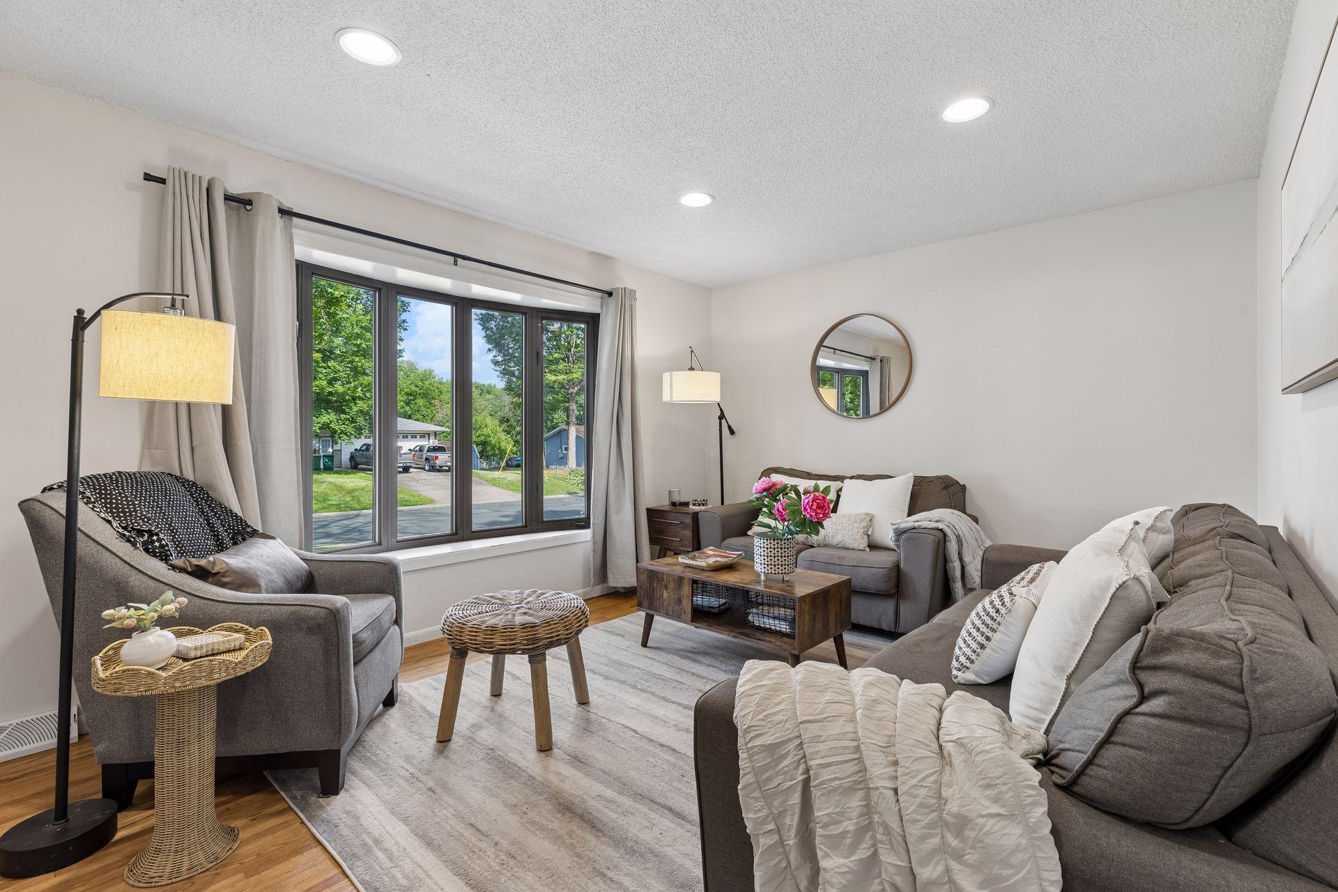 1st image of 6631 Oakwood St, Rockford, MN 55373 | MLS# 7130542