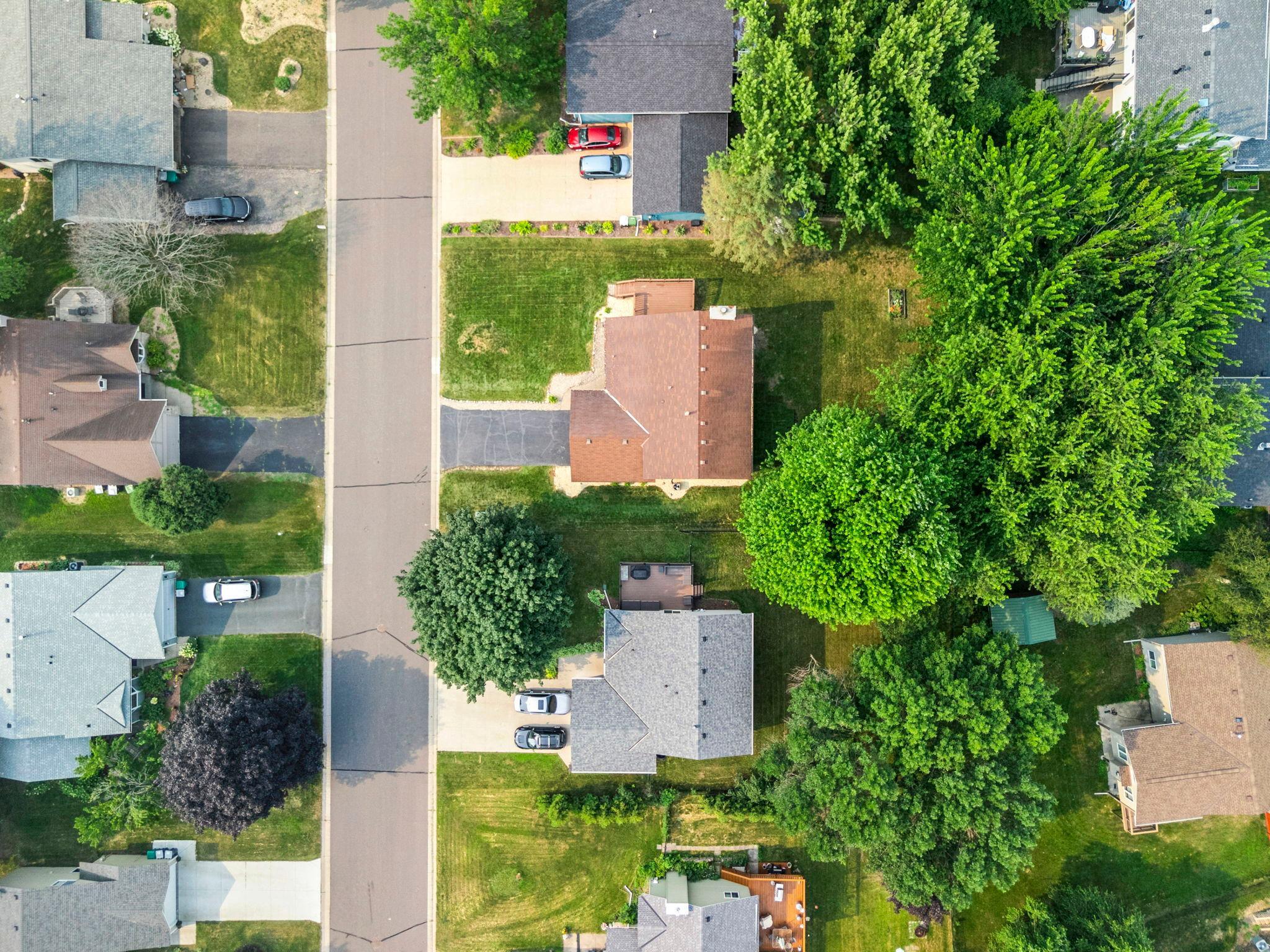 2nd image of 5700 Deer Trl E, Saint Paul, MN 55126 | MLS# 7130547