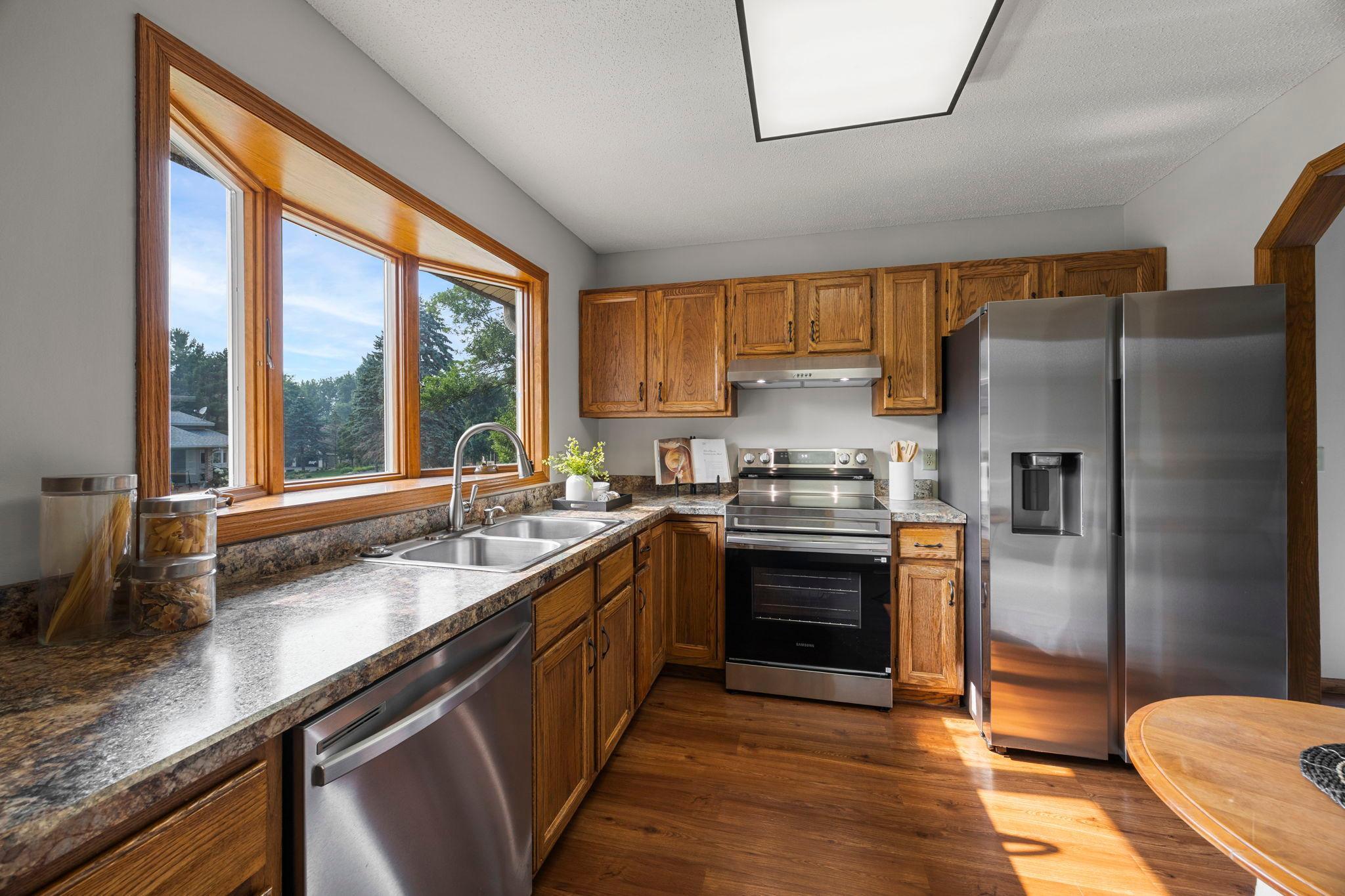4th image of 5700 Deer Trl E, Saint Paul, MN 55126 | MLS# 7130547