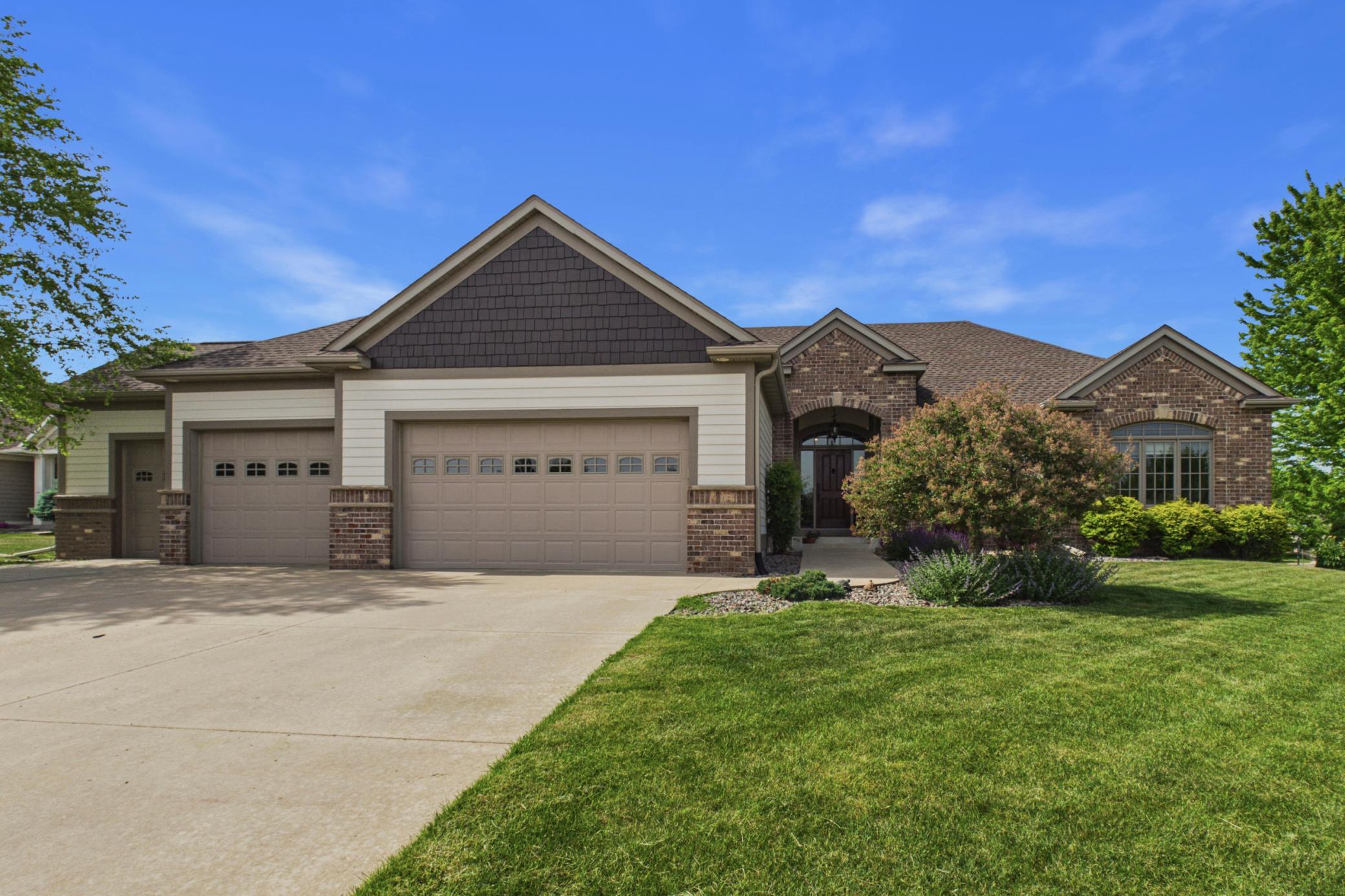 1st image of 1545 Century Knoll Ln Ne, Rochester, MN 55906 | MLS# 7130577