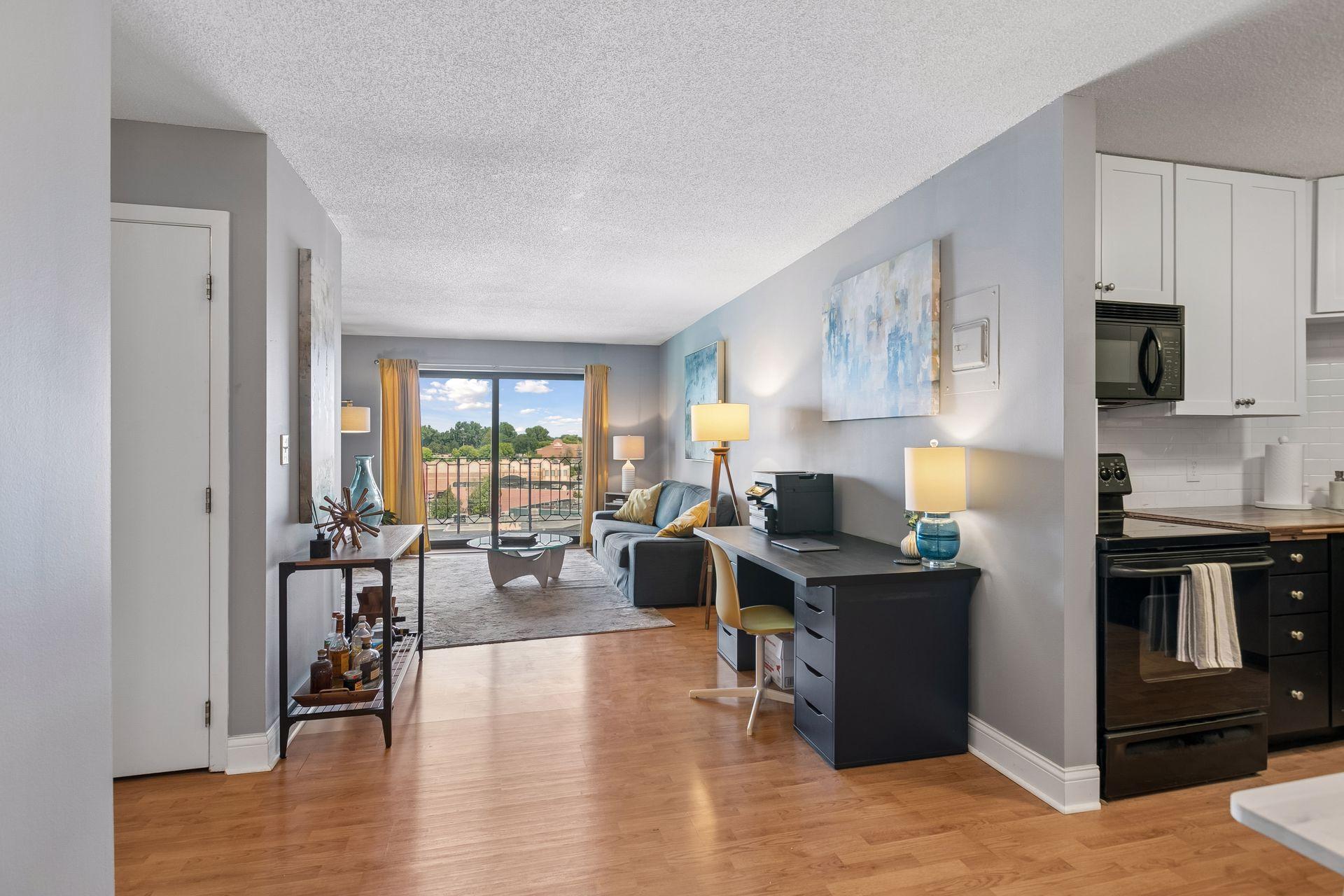 2nd image of 3131 Excelsior Blvd #512, Minneapolis, MN 55416 | MLS# 7130588