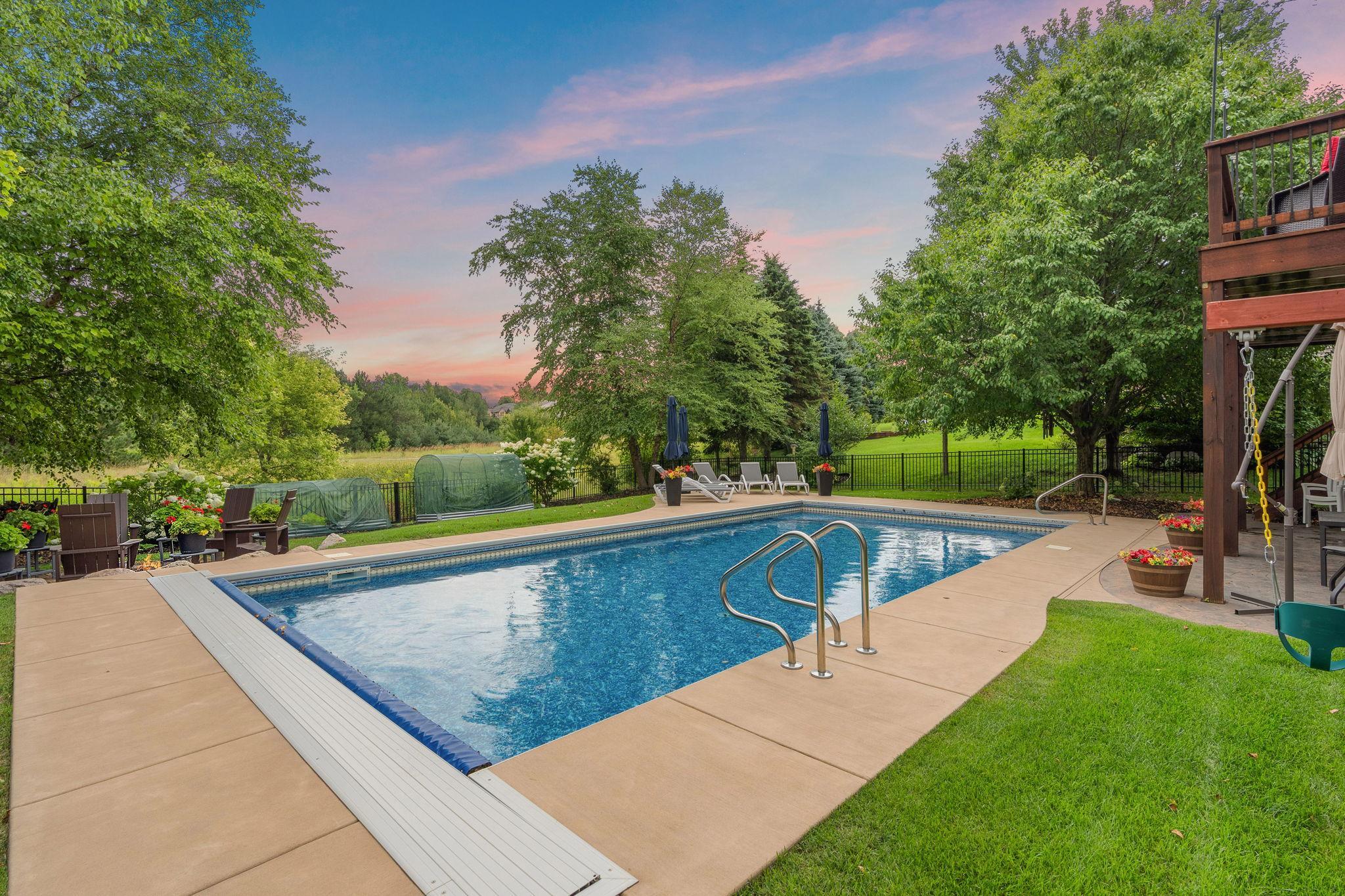 3rd image of 10742 Maple Blvd, Saint Paul, MN 55129 | MLS# 7130624