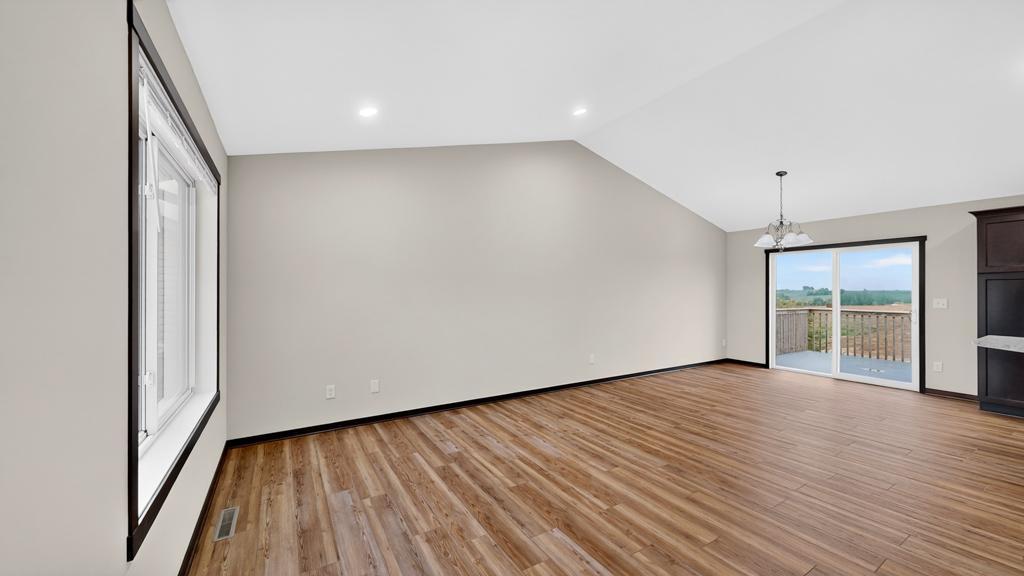 4th image of 5662 King Arthur Rd Nw, Rochester, MN 55901 | MLS# 7130646