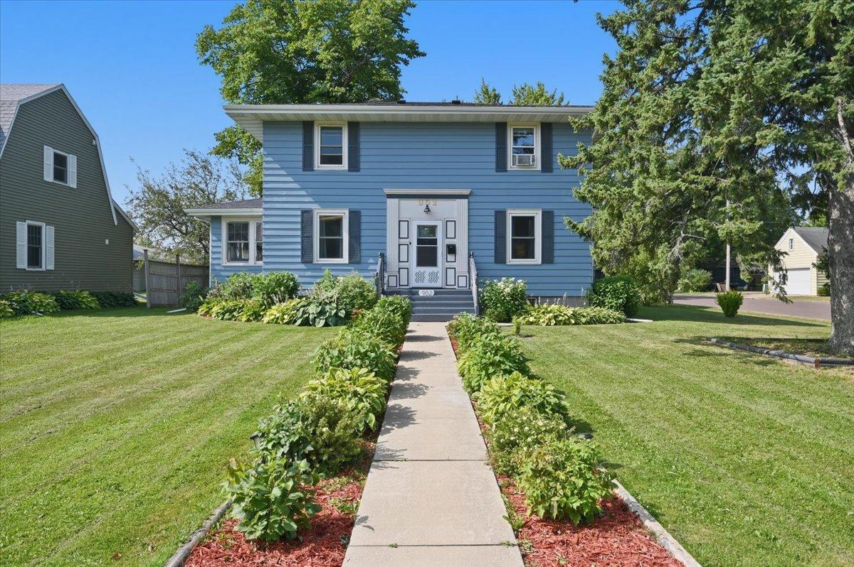 1st image of 902 E 8th St, Superior, WI 54880 | MLS# 7130683