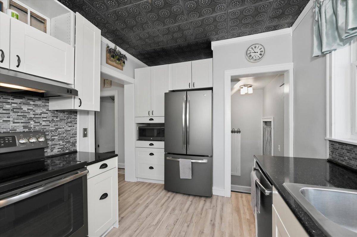 3rd image of 902 E 8Th St, Superior, WI 54880 | MLS# 7130683