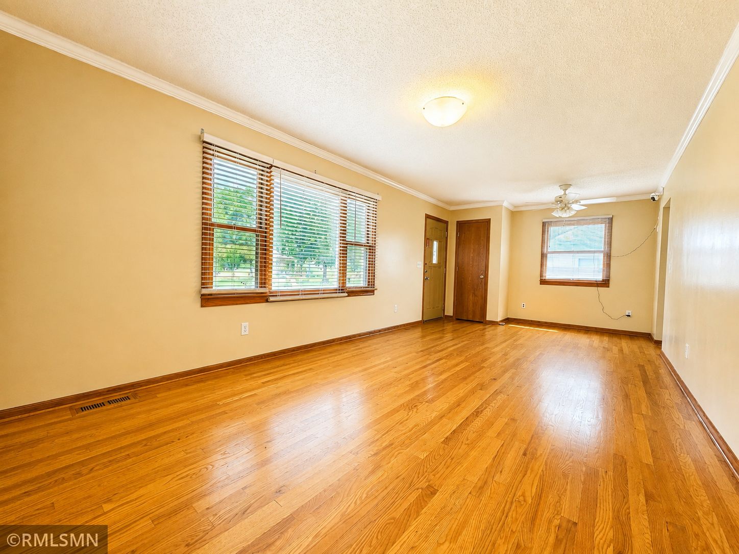 4th image of 1066 Beatrice St, Saint Paul, MN 55121 | MLS# 7130773