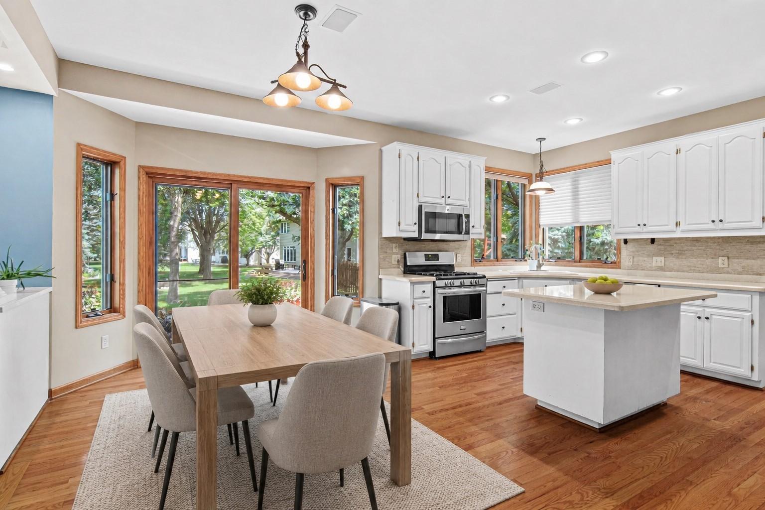 2nd image of 8441 W Lake Dr, Chanhassen, MN 55317 | MLS# 7130791
