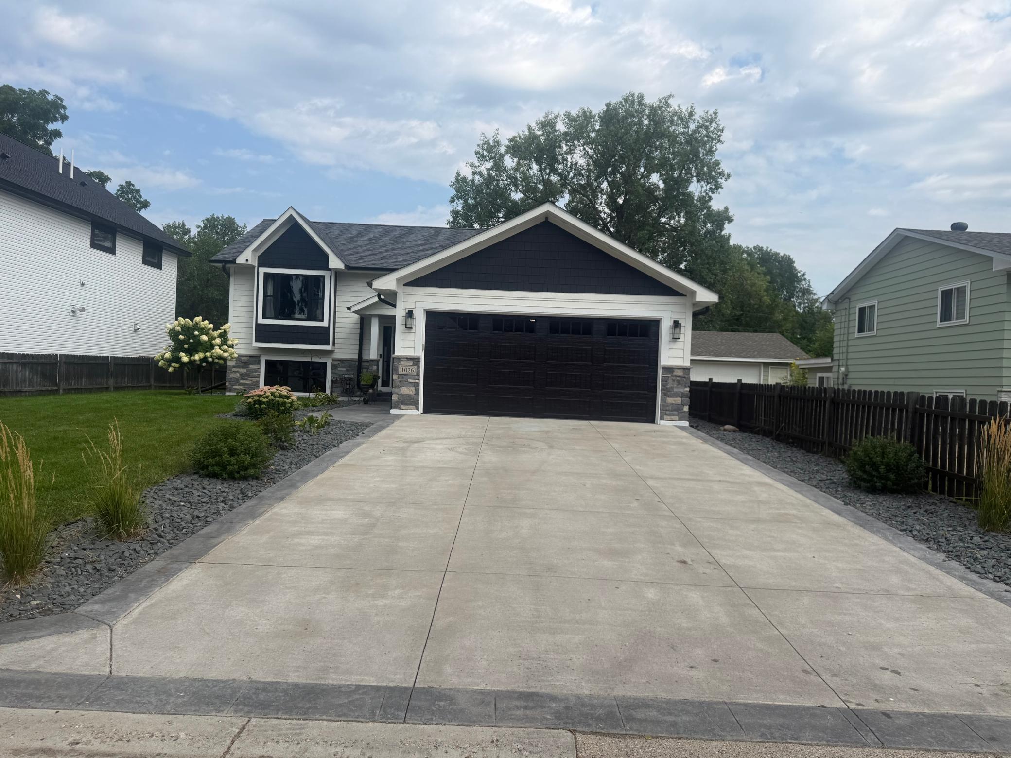 2nd image of 1026 Carrie St, West Saint Paul, MN 55118 | MLS# 7130817