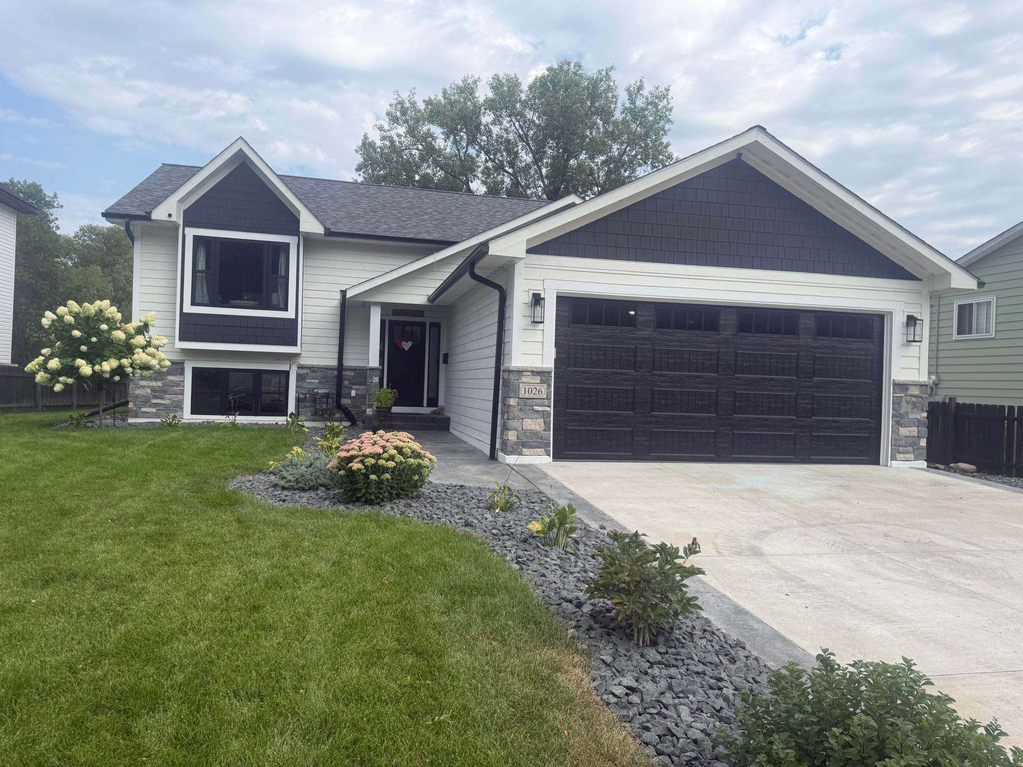1st image of 1026 Carrie St, West Saint Paul, MN 55118 | MLS# 7130817