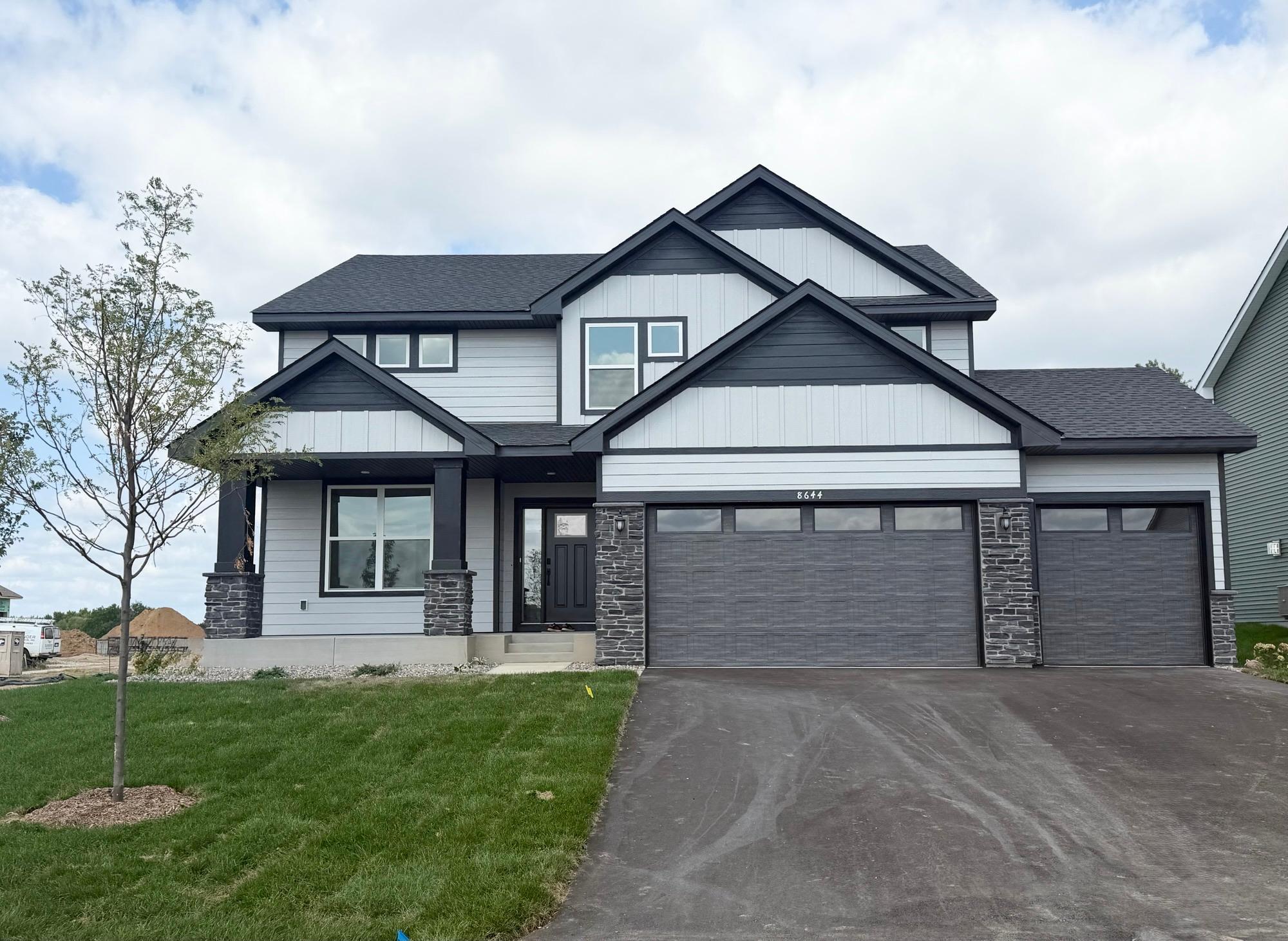 1st image of 8644 Periwinkle Blvd, Saint Paul, MN 55129 | MLS# 7130838