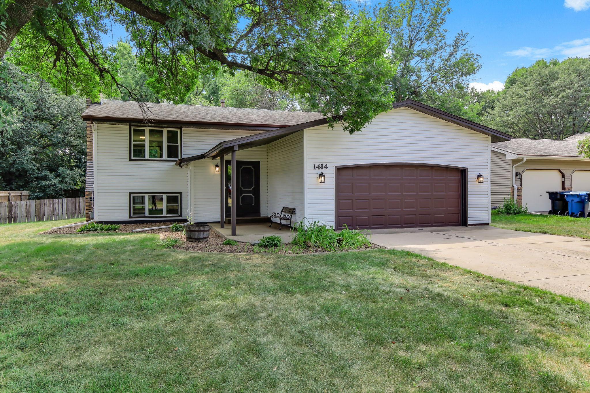 1st image of 1414 76th Ave Ne, Fridley, MN 55432 | MLS# 7130863