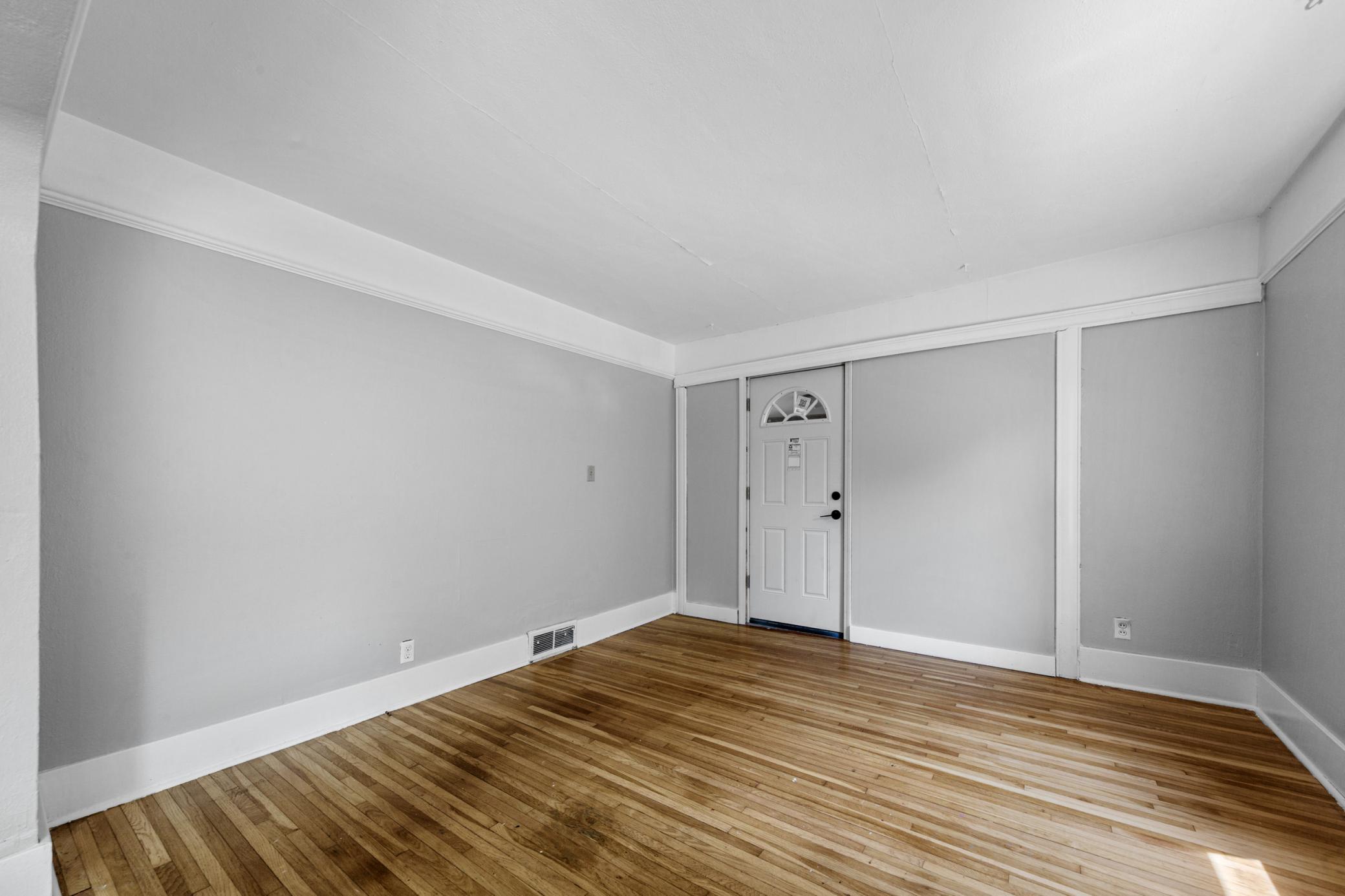 3rd image of 603 11Th Ave Ne, Rochester, MN 55906 | MLS# 7130892
