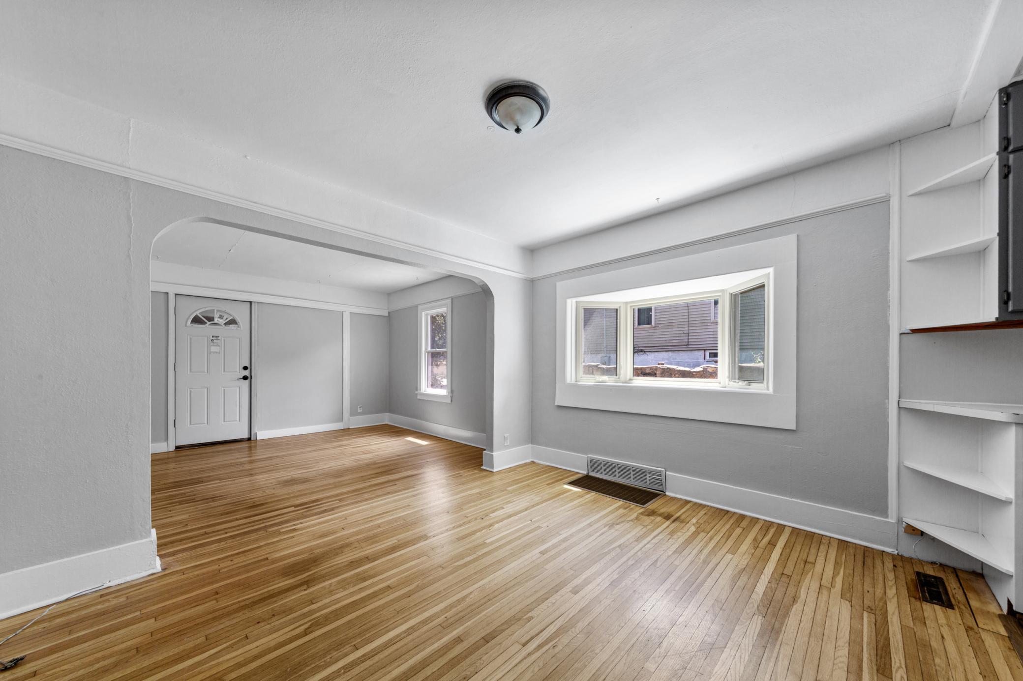 2nd image of 603 11th Ave Ne, Rochester, MN 55906 | MLS# 7130892