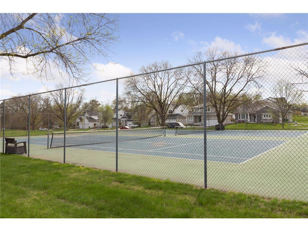 2nd image of 2720 Dale St N, Saint Paul, MN 55113