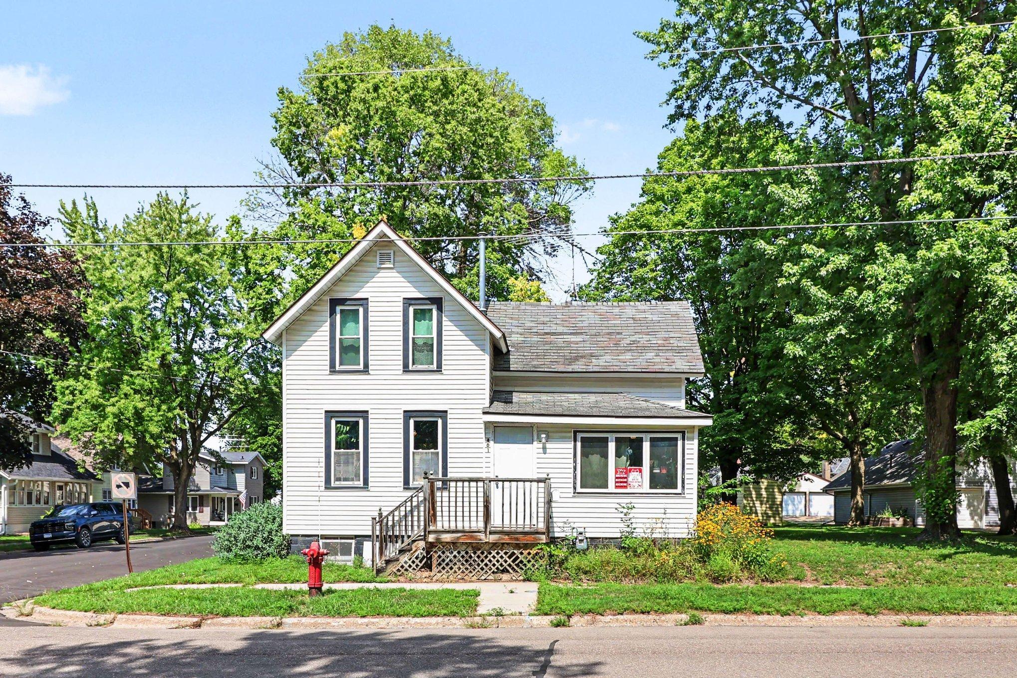 1st image of 401 Oak Ave Se, Montgomery, MN 56069 | MLS# 7130976