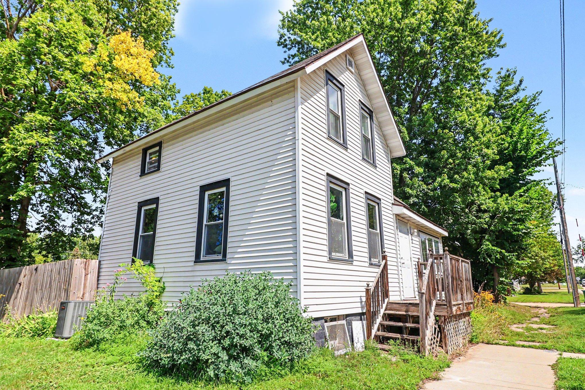 3rd image of 401 Oak Ave Se, Montgomery, MN 56069 | MLS# 7130976