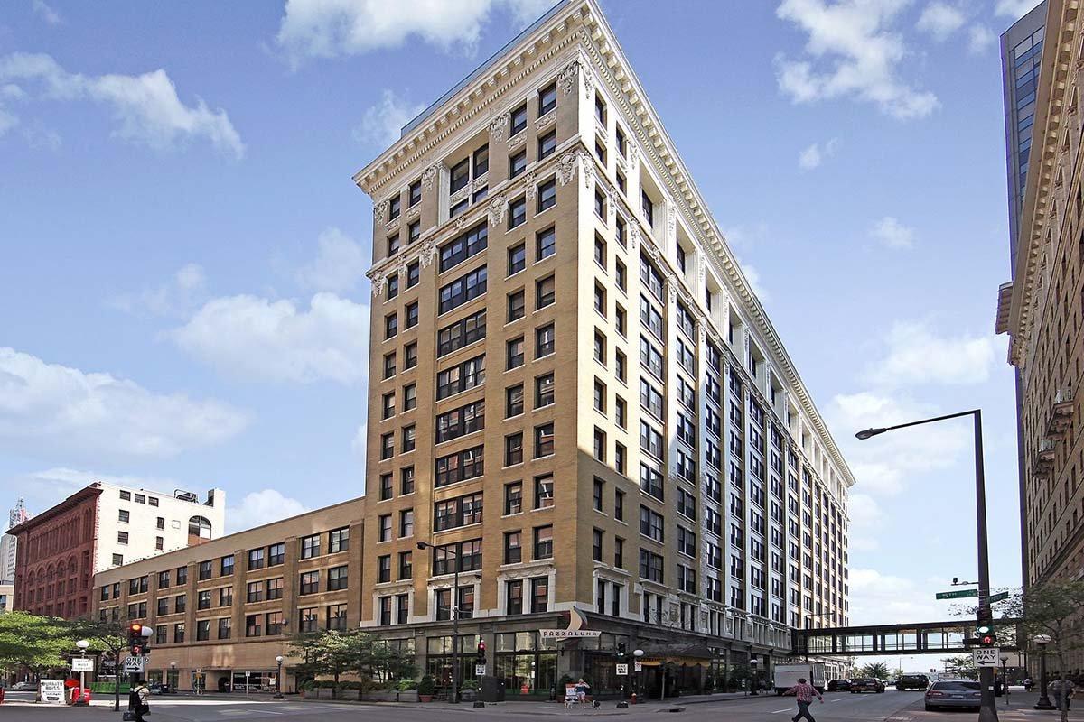 2nd image of 350 Saint Peter St, Saint Paul, MN 55102