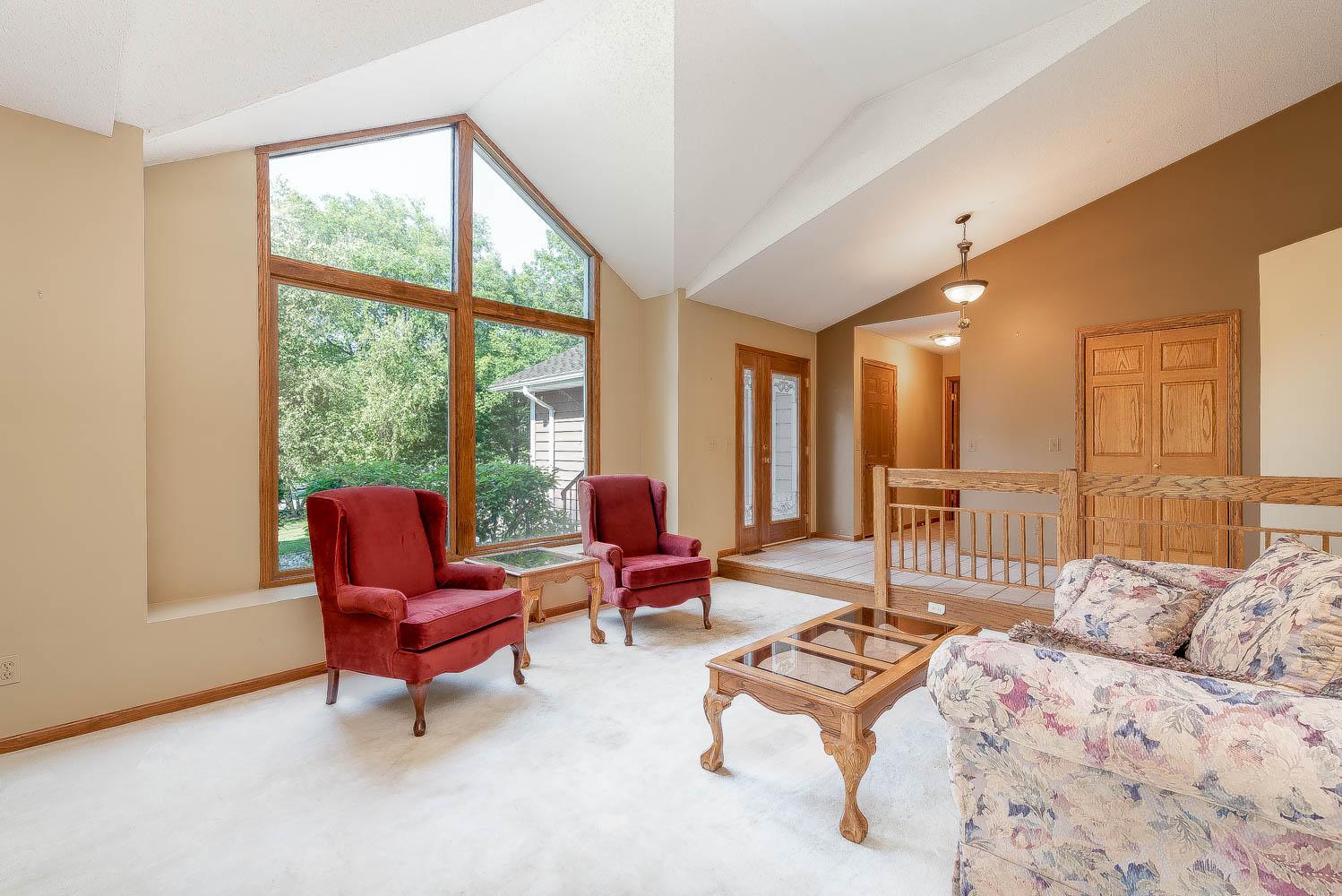 3rd image of 200 Greenwood Dr, Mankato, MN 56001 | MLS# 7131025