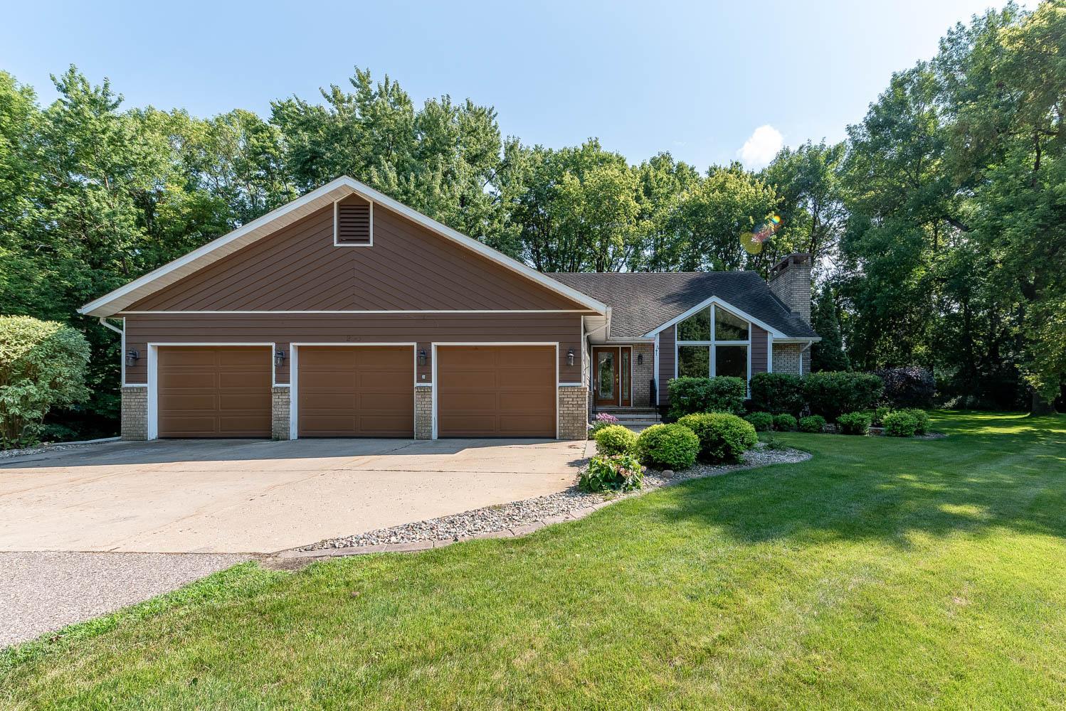 1st image of 200 Greenwood Dr, Mankato, MN 56001 | MLS# 7131025
