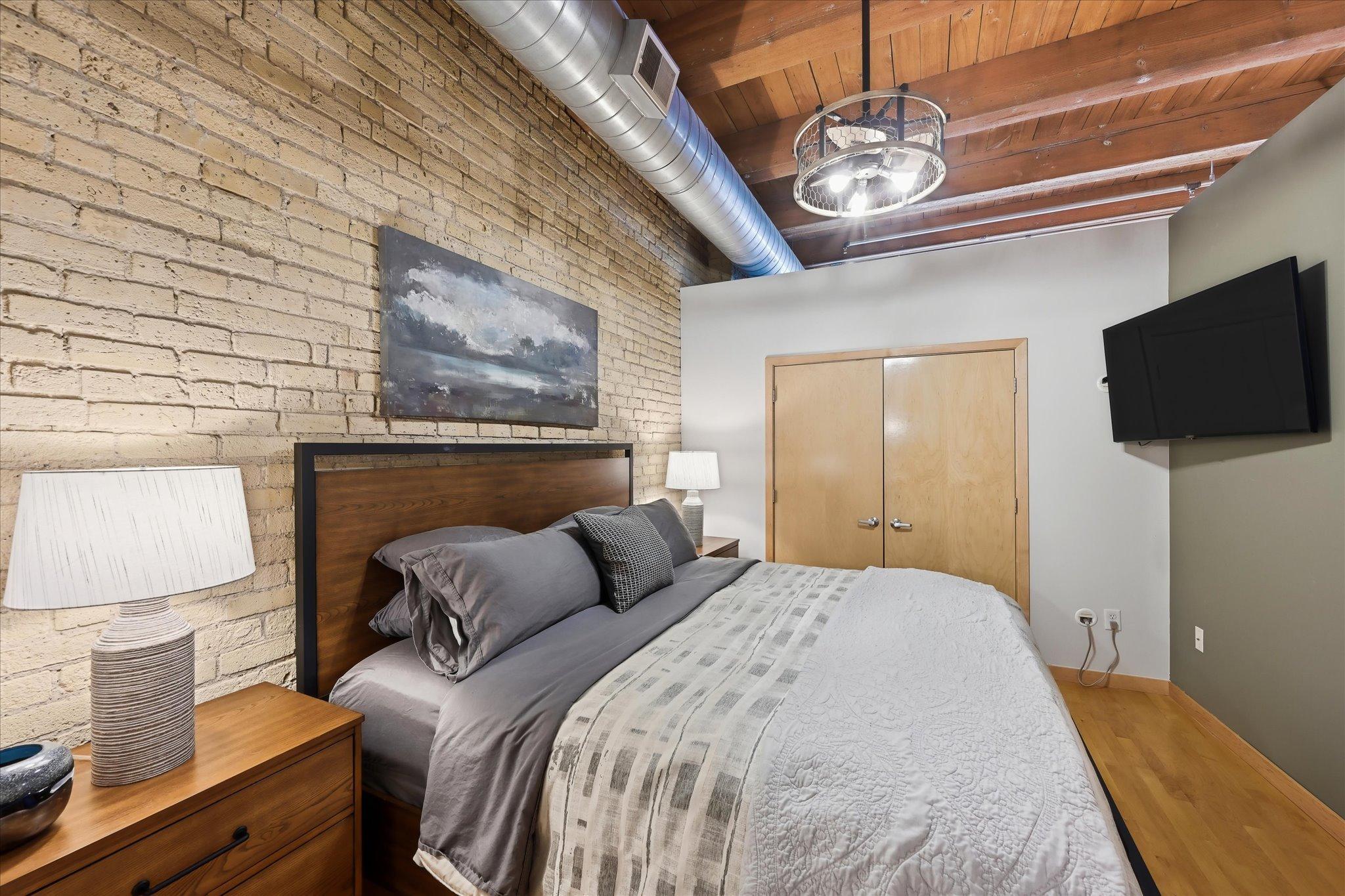 3rd image of 607 Washington Ave S #202, Minneapolis, MN 55415 | MLS# 7131065