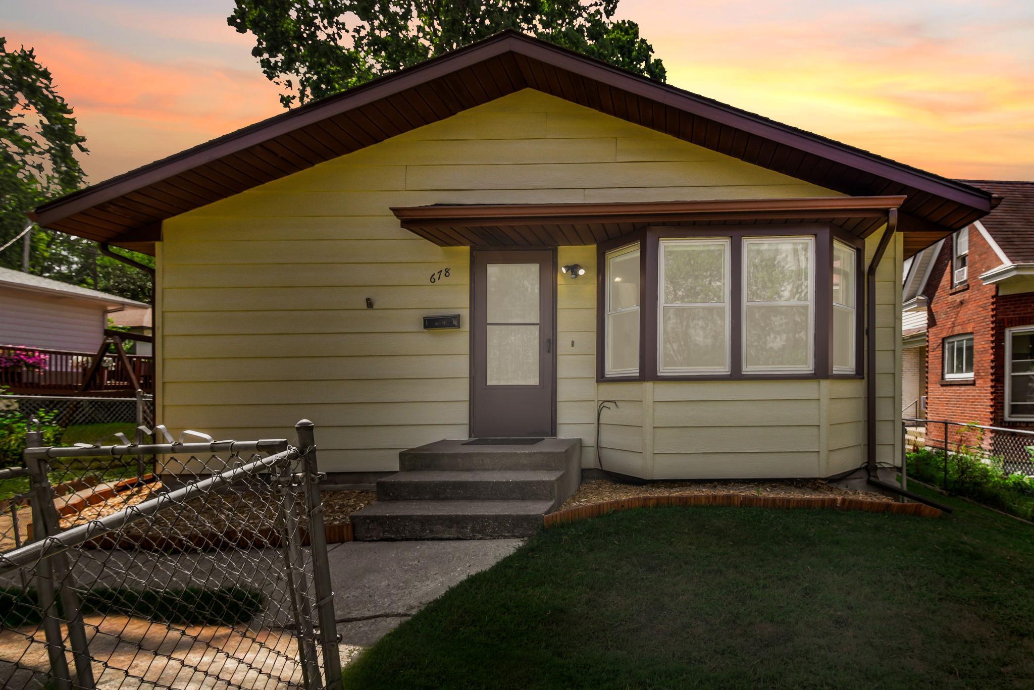 1st image of 678 Case Ave, Saint Paul, MN 55106 | MLS# 7131200