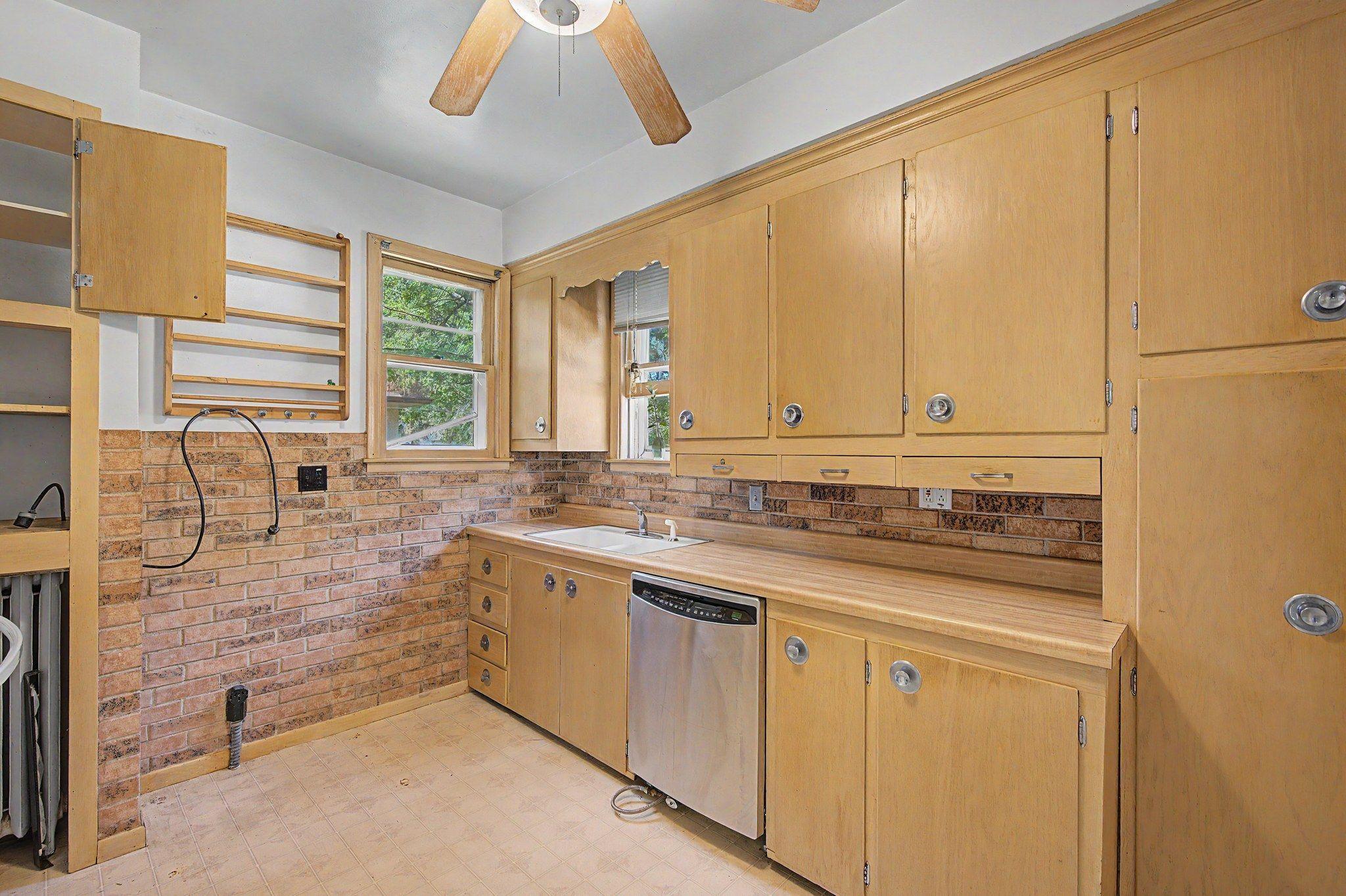 4th image of 987 Earl St, Saint Paul, MN 55106 | MLS# 7131225