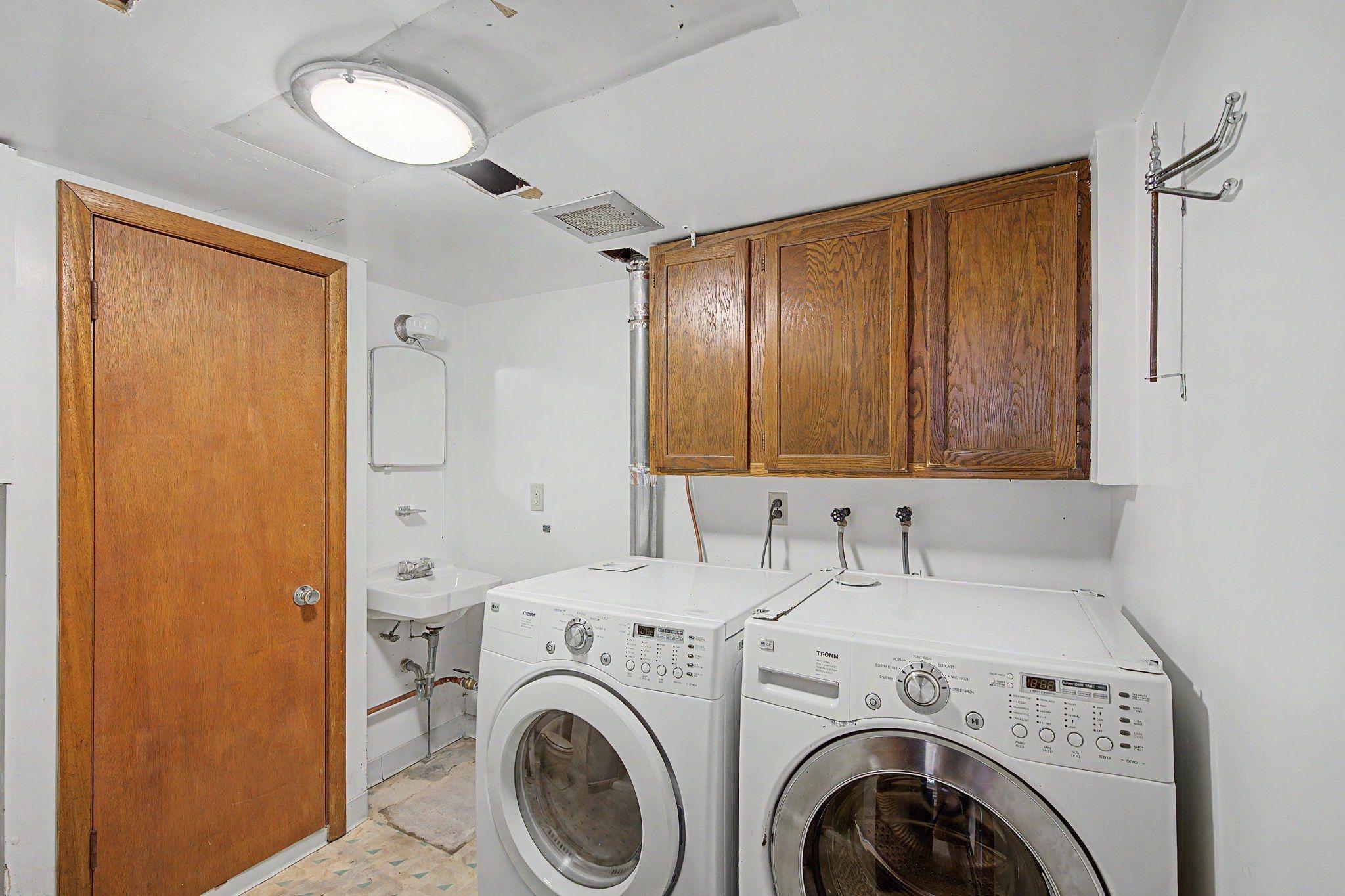 22nd image of 987 Earl St, Saint Paul, MN 55106 | MLS# 7131225