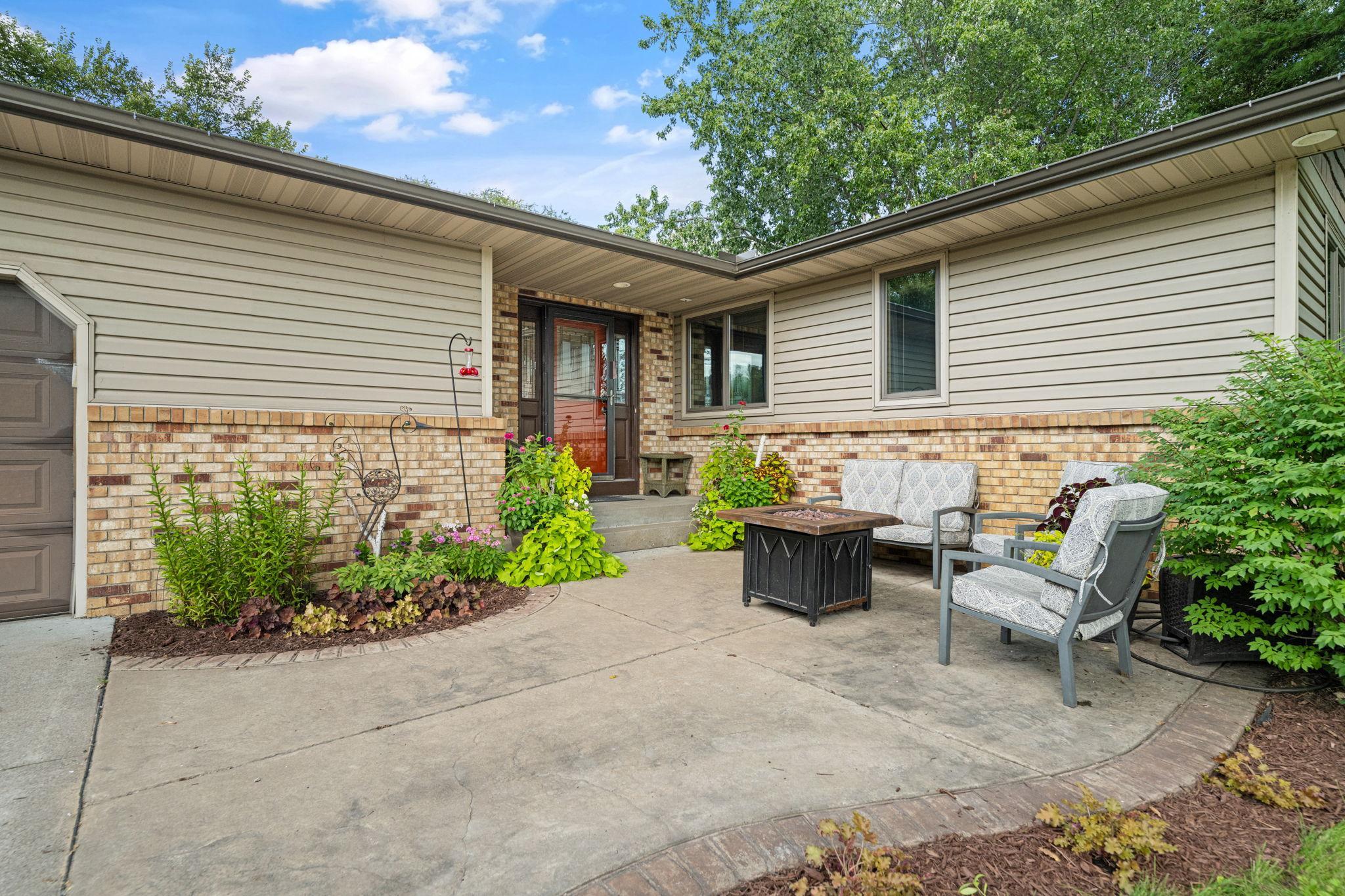3rd image of 121 Marvy St, Lino Lakes, MN 55014 | MLS# 7131279