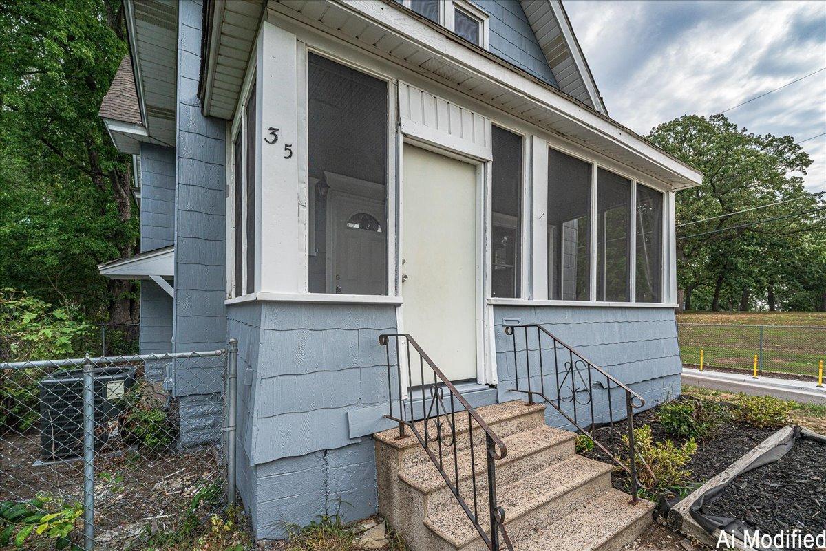 3rd image of 35 Manitoba Ave, Saint Paul, MN 55117 | MLS# 7131285