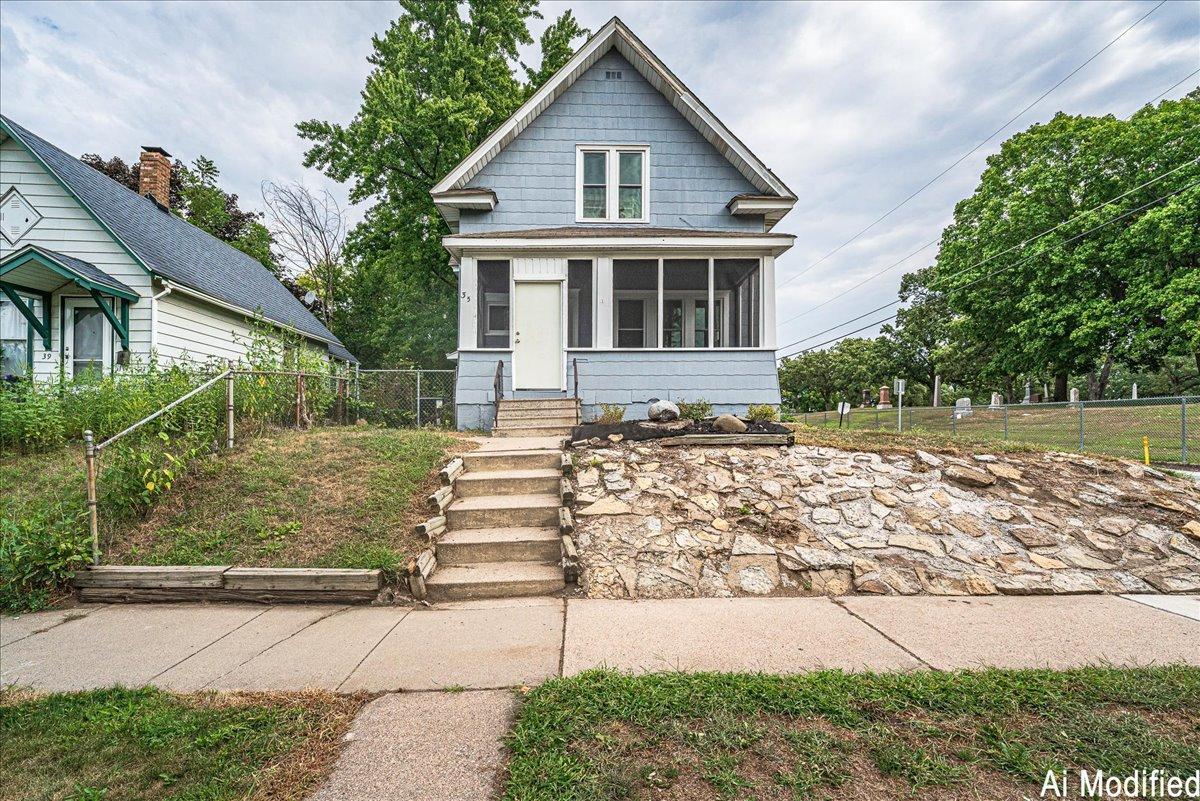 1st image of 35 Manitoba Ave, Saint Paul, MN 55117 | MLS# 7131285