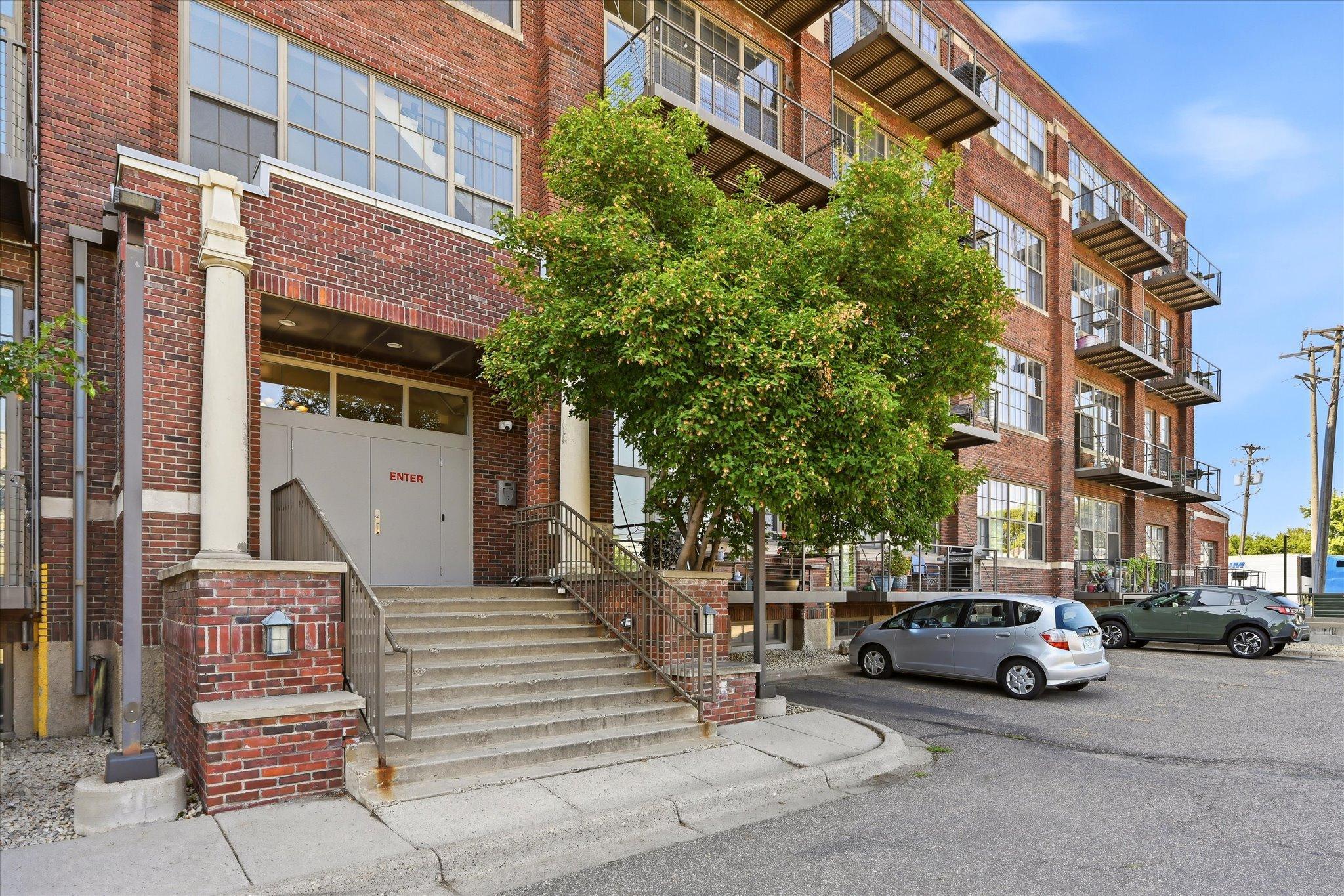 2nd image of 1901 E Hennepin Ave #202, Minneapolis, MN 55413 | MLS# 7131291
