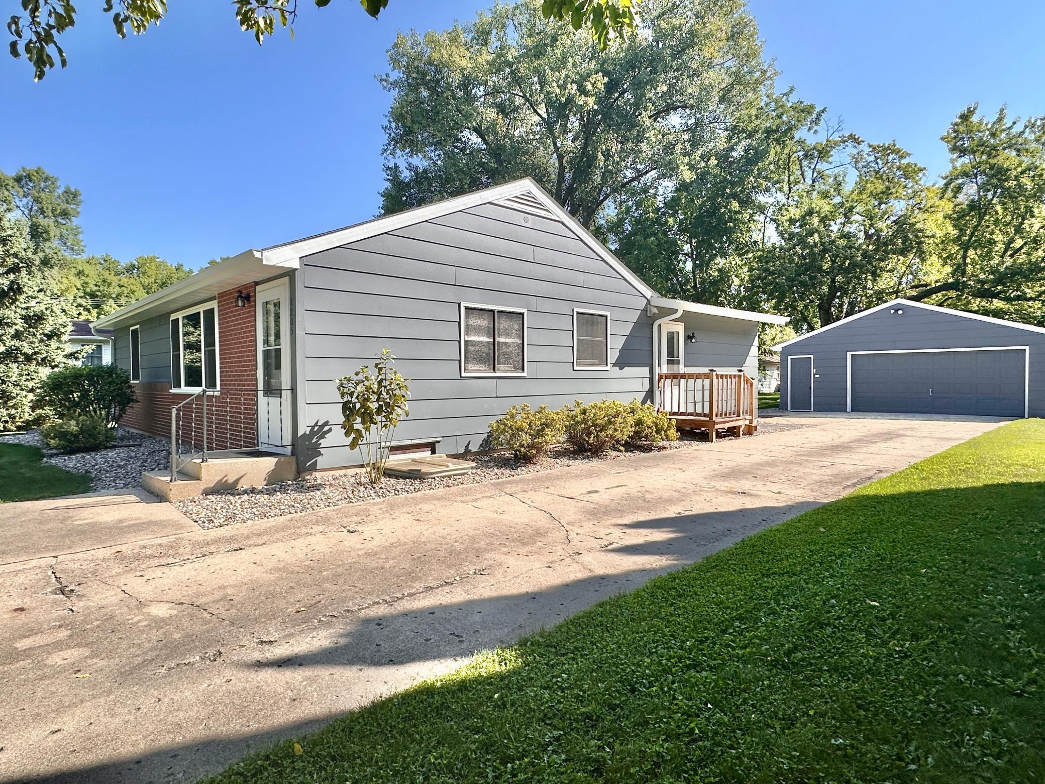 38th image of 1205 16th St Sw, Willmar, MN 56201 | MLS# 7131296