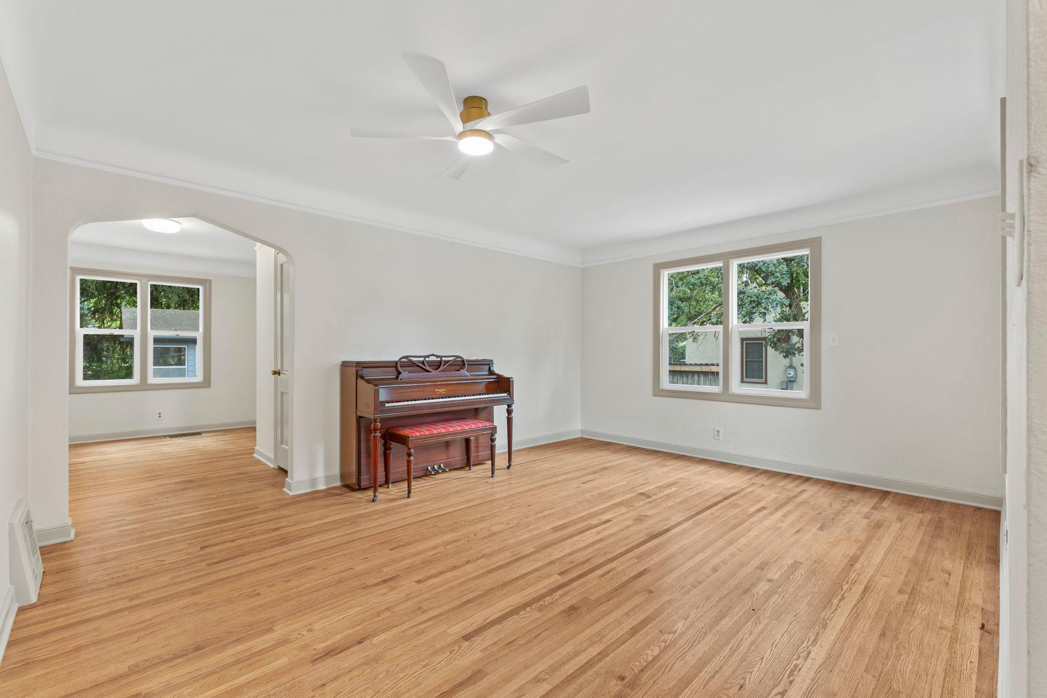 3rd image of 1896 Glenpaul Ave, Arden Hills, MN 55112 | MLS# 7131322