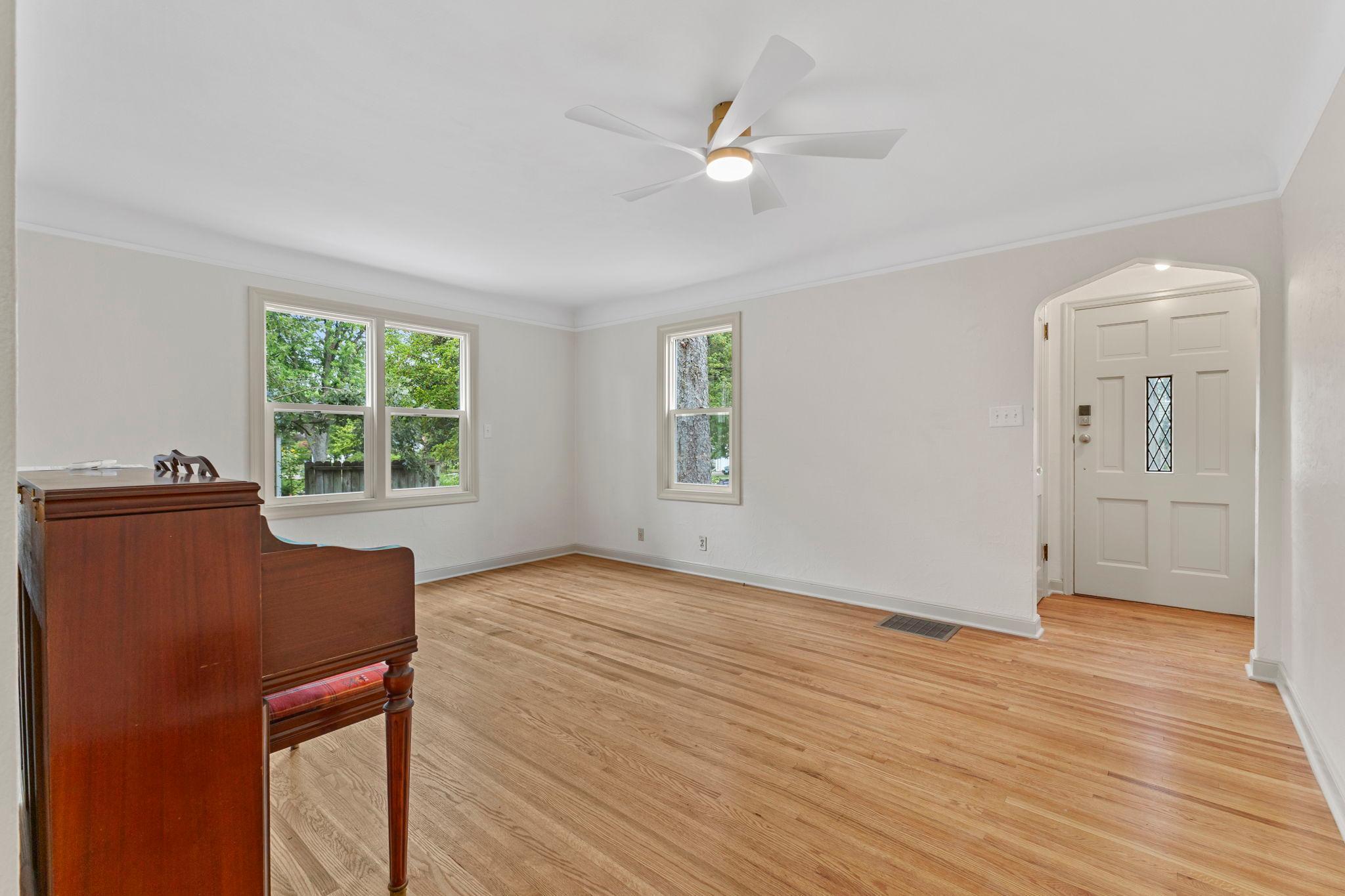 4th image of 1896 Glenpaul Ave, Arden Hills, MN 55112 | MLS# 7131322